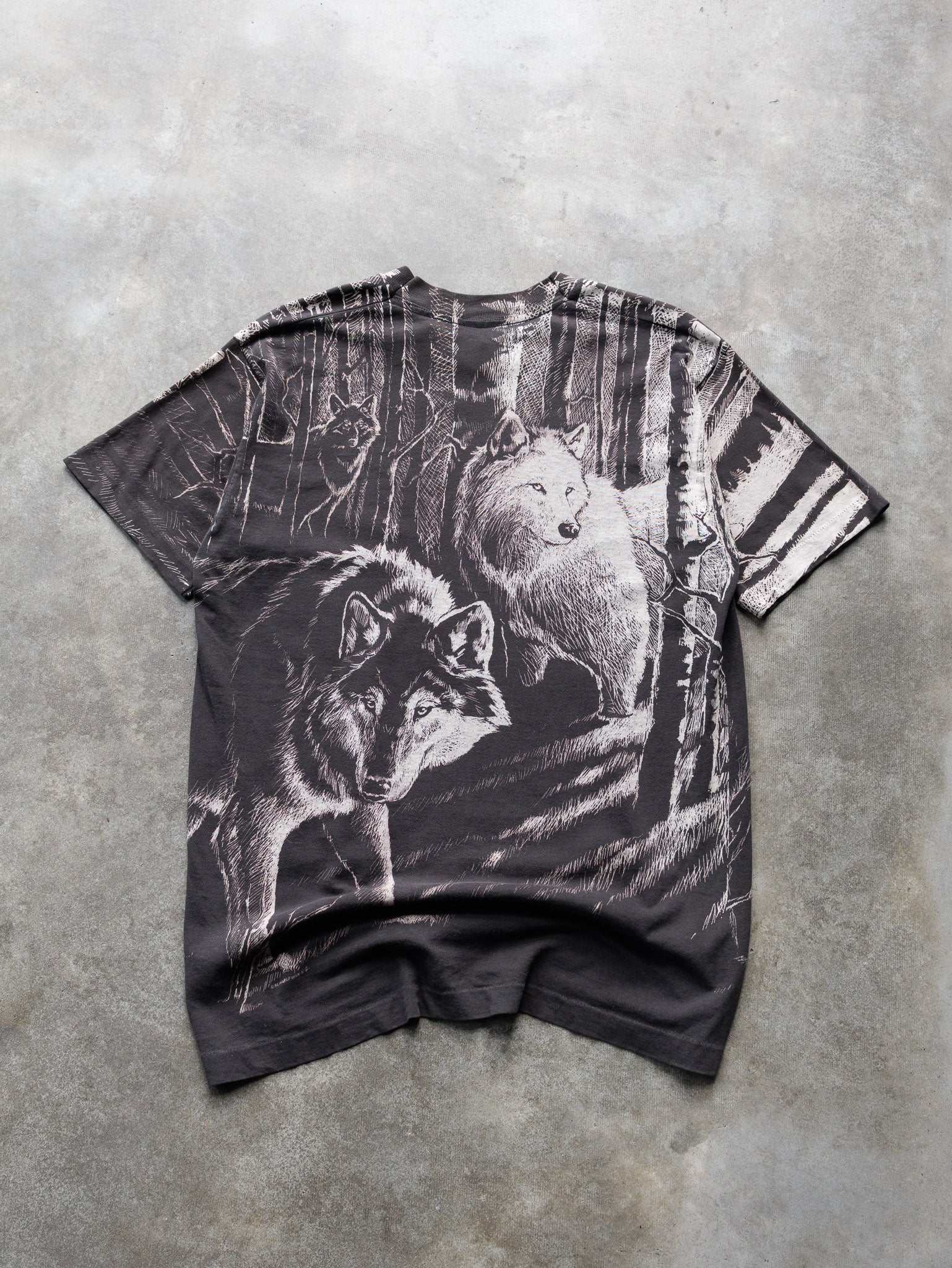 Vintage Wolf All Over Print Graphic Tee (L)