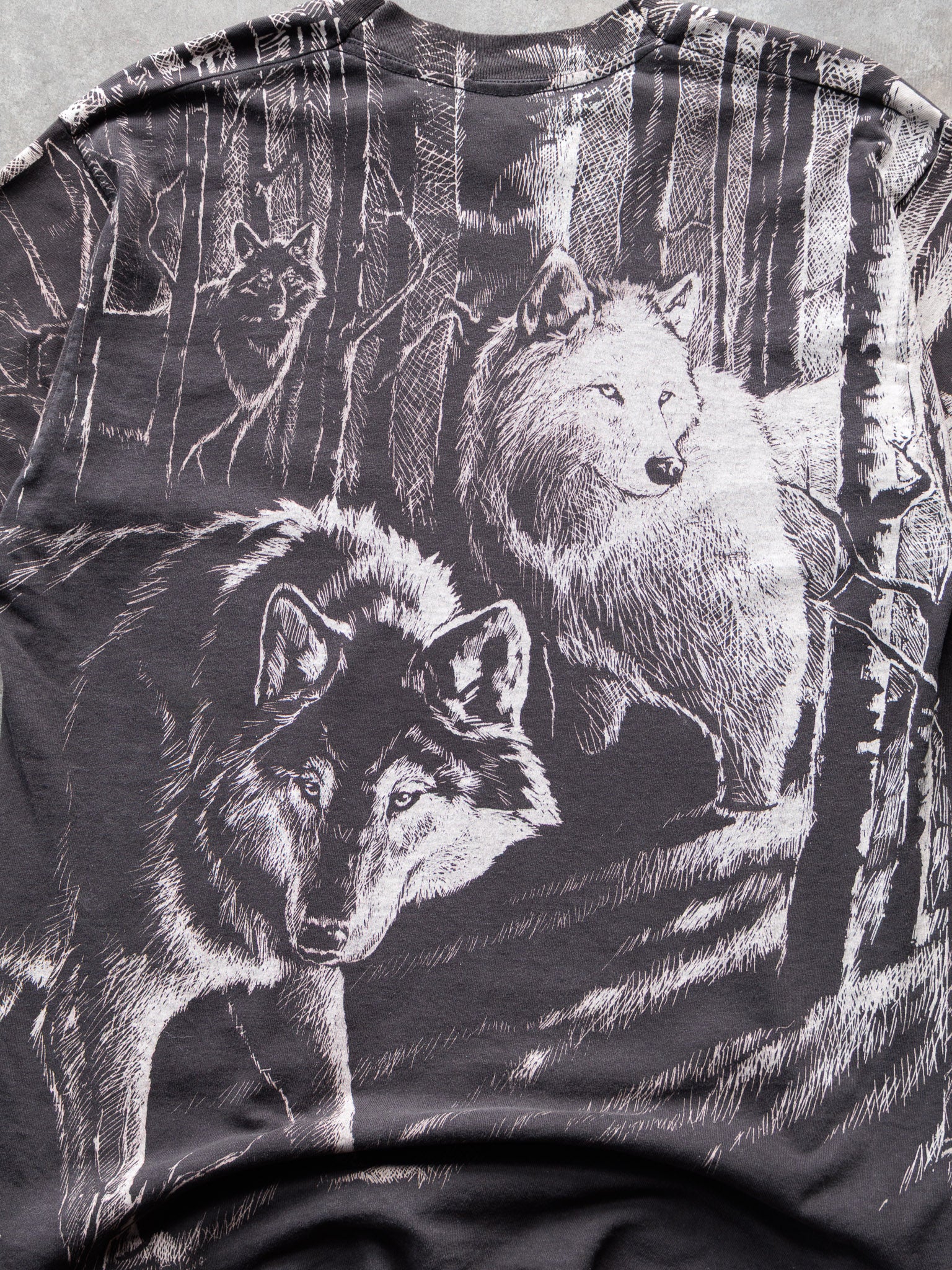 Vintage Wolf All Over Print Graphic Tee (L)