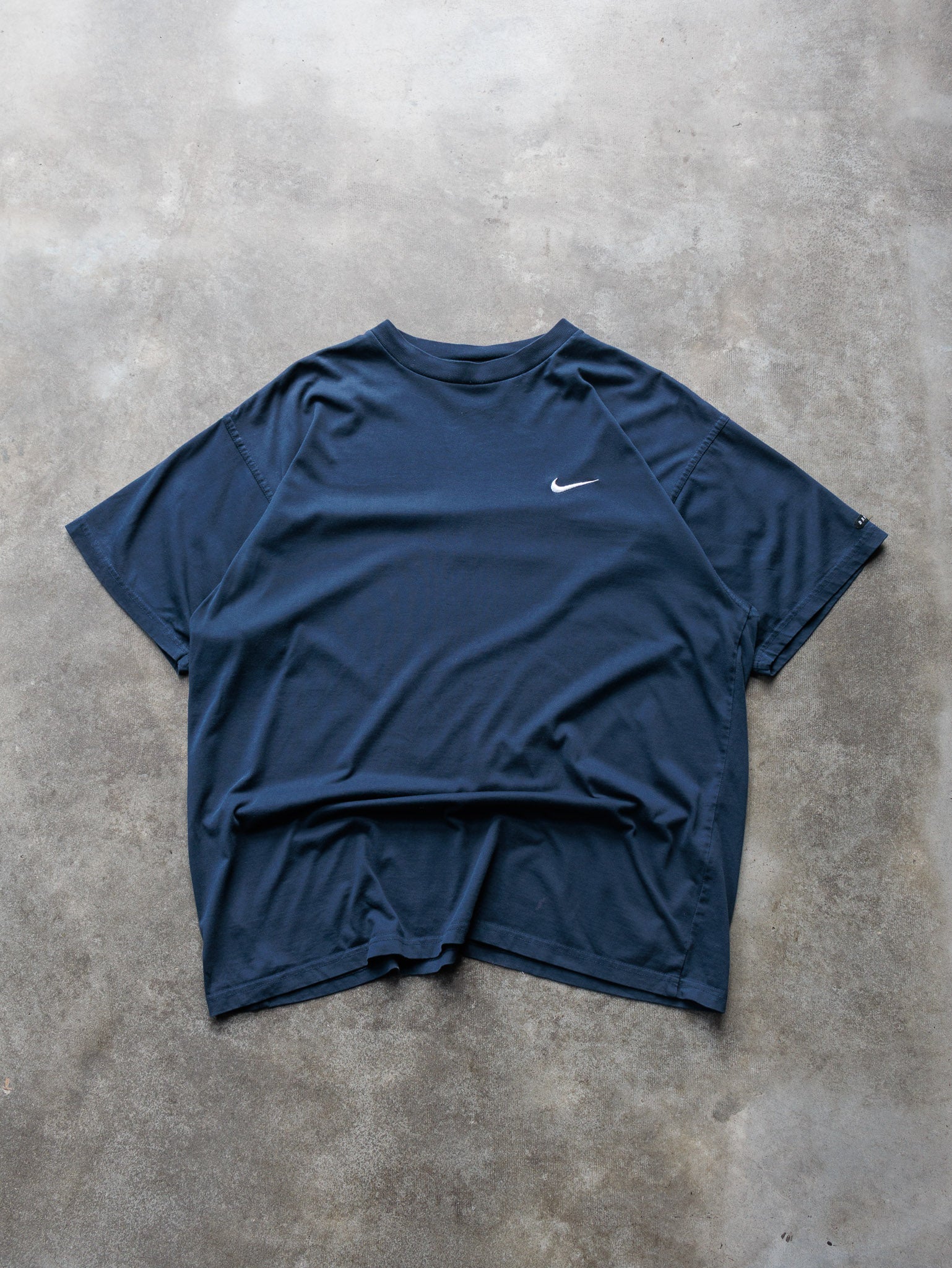 Vintage 90s Navy Nike Swoosh Tee (L)
