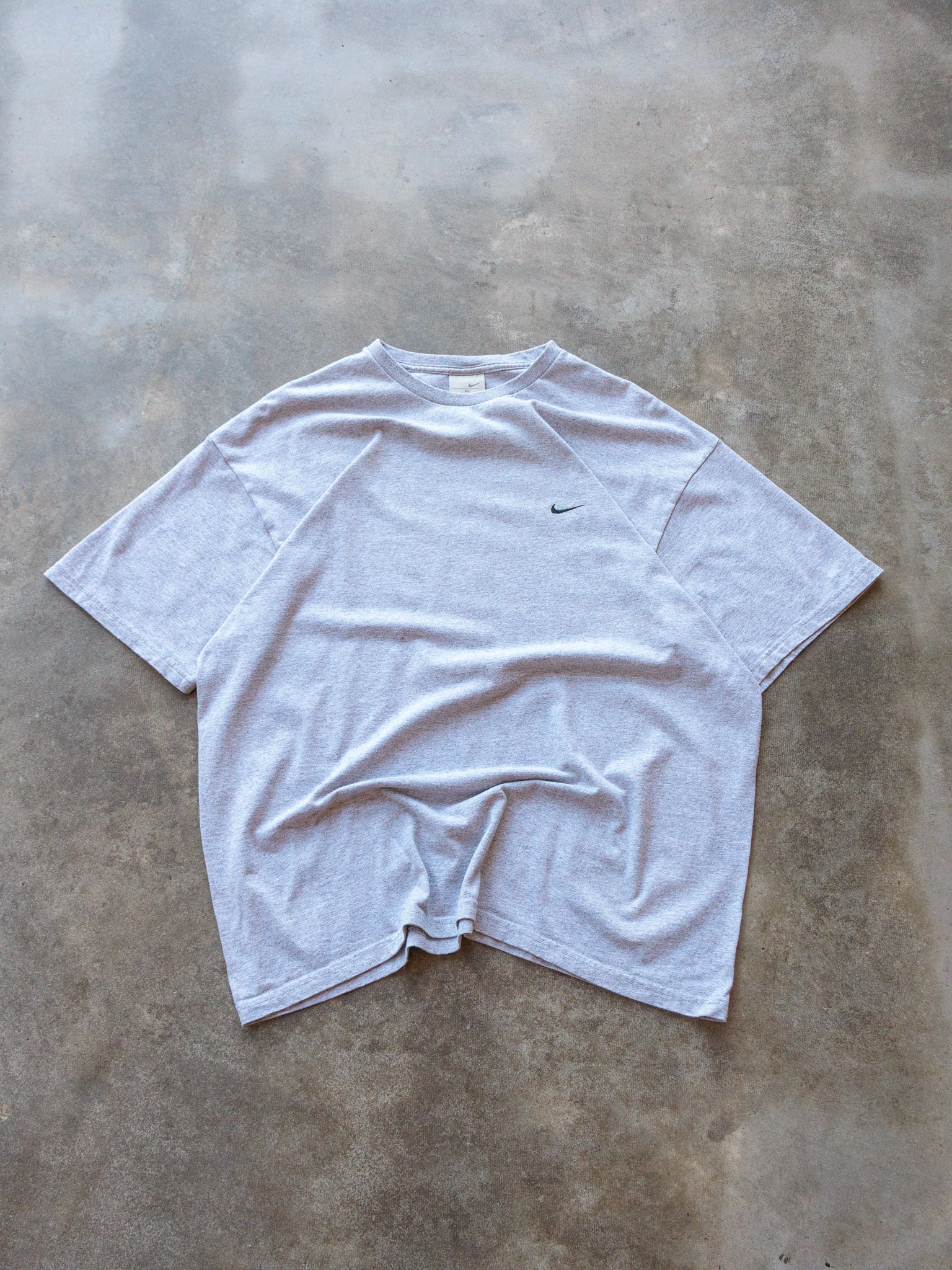 Vintage 00s Grey Nike Swoosh Embroidered Tee (XL)