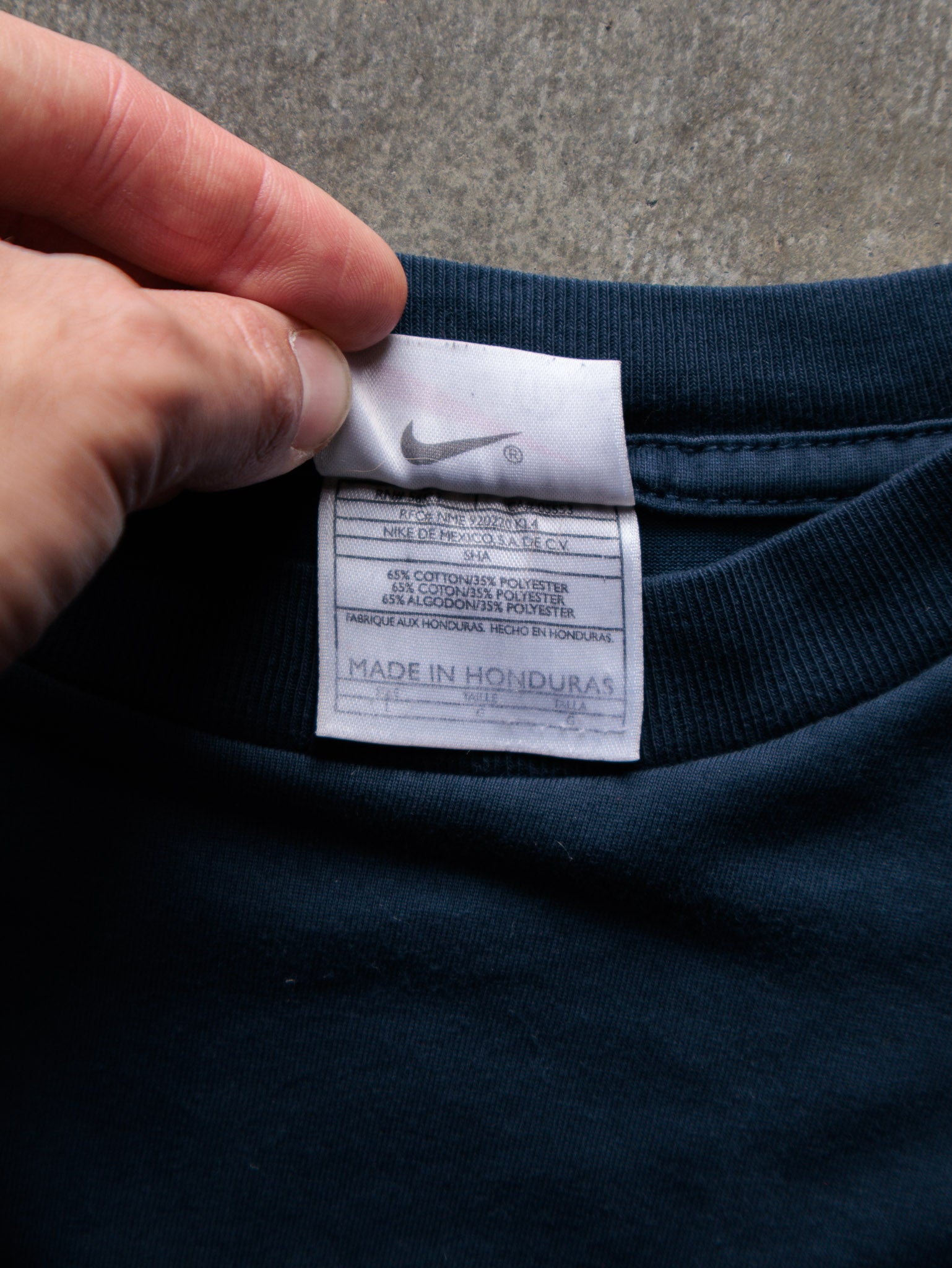 Vintage 90s Navy Nike Swoosh Tee (L)