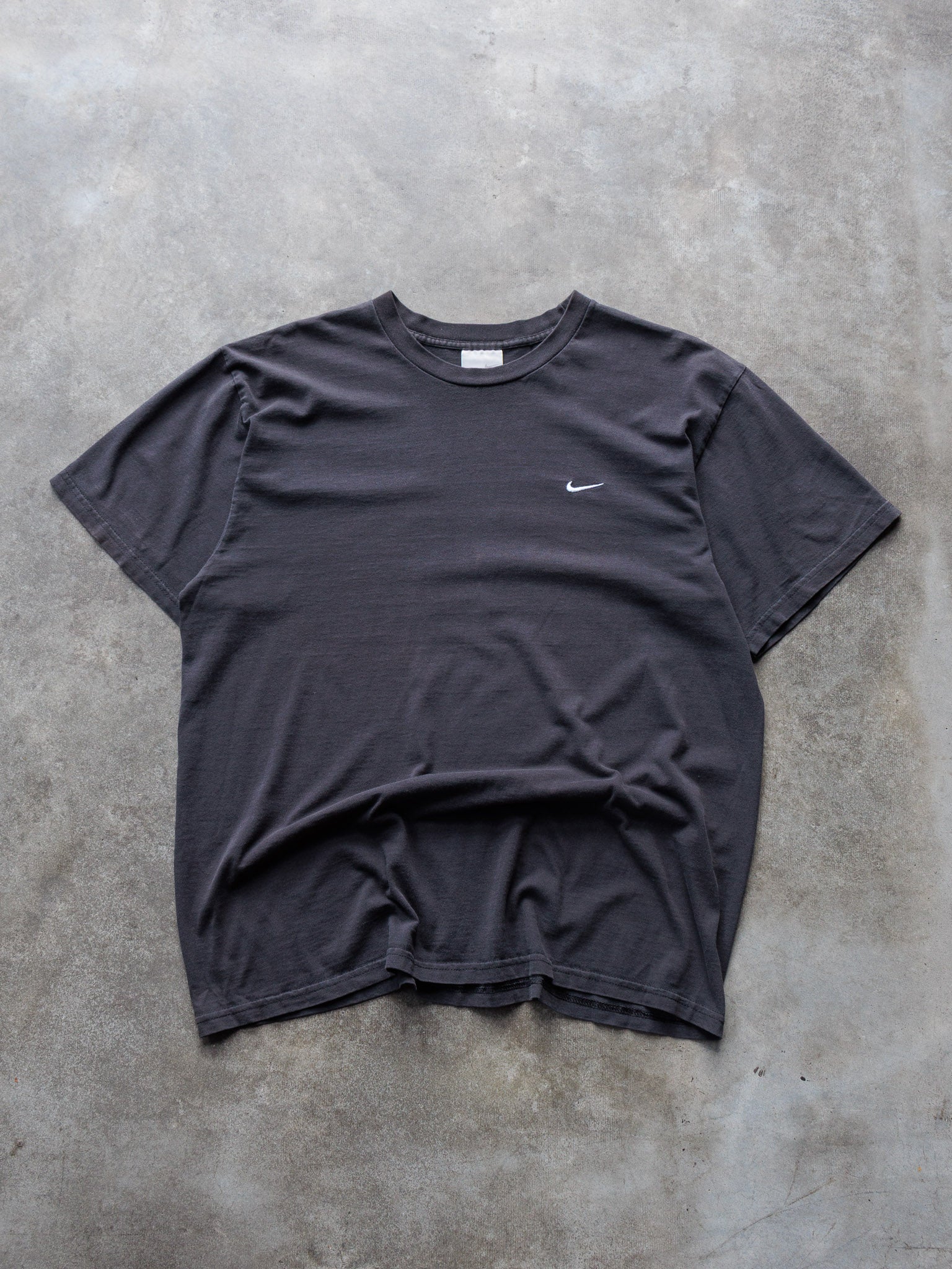 Vintage 00s Faded Black Nike Swoosh Tee (L)