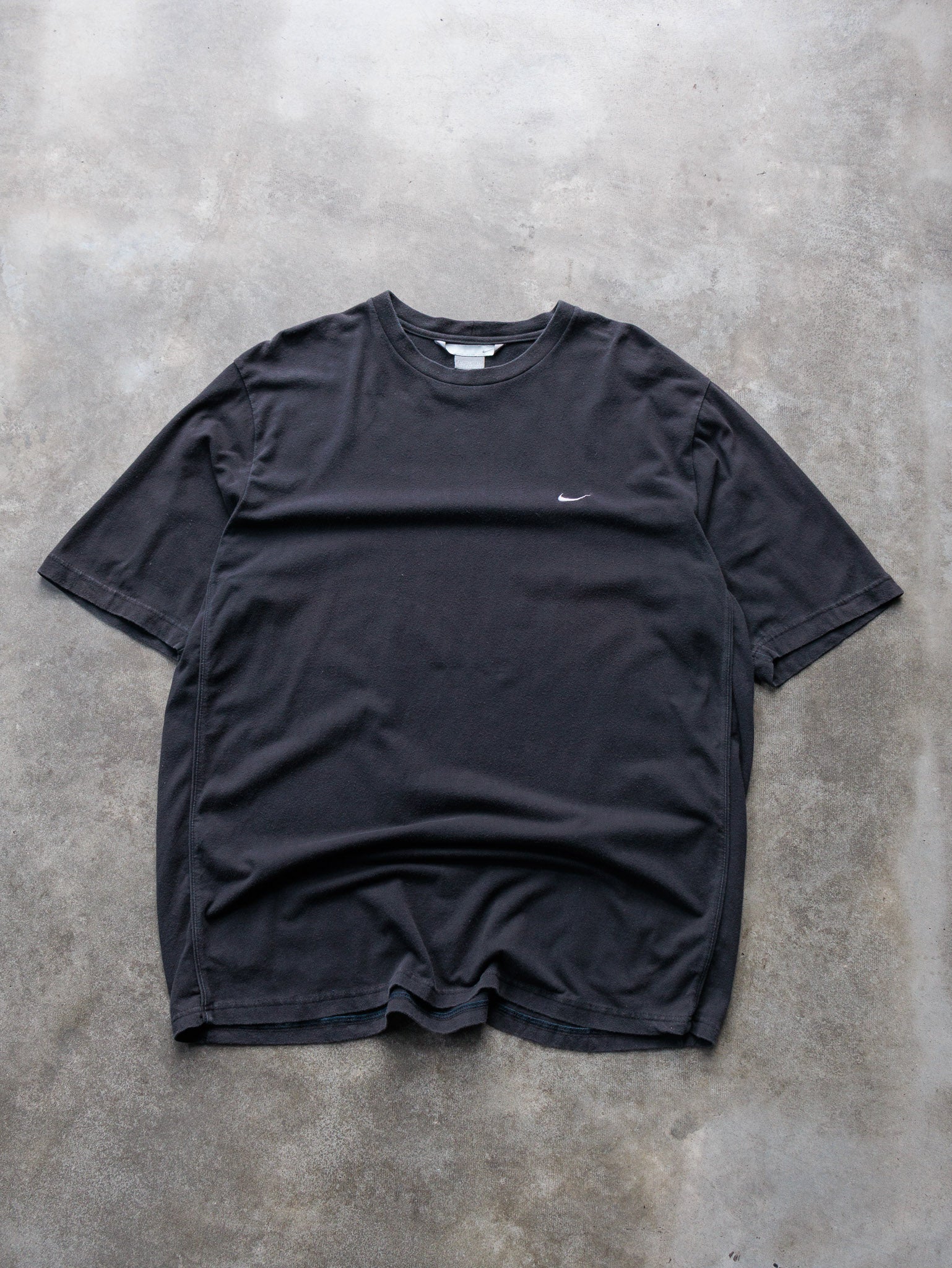 Vintage 00s Black Nike Swoosh Tee (XL)