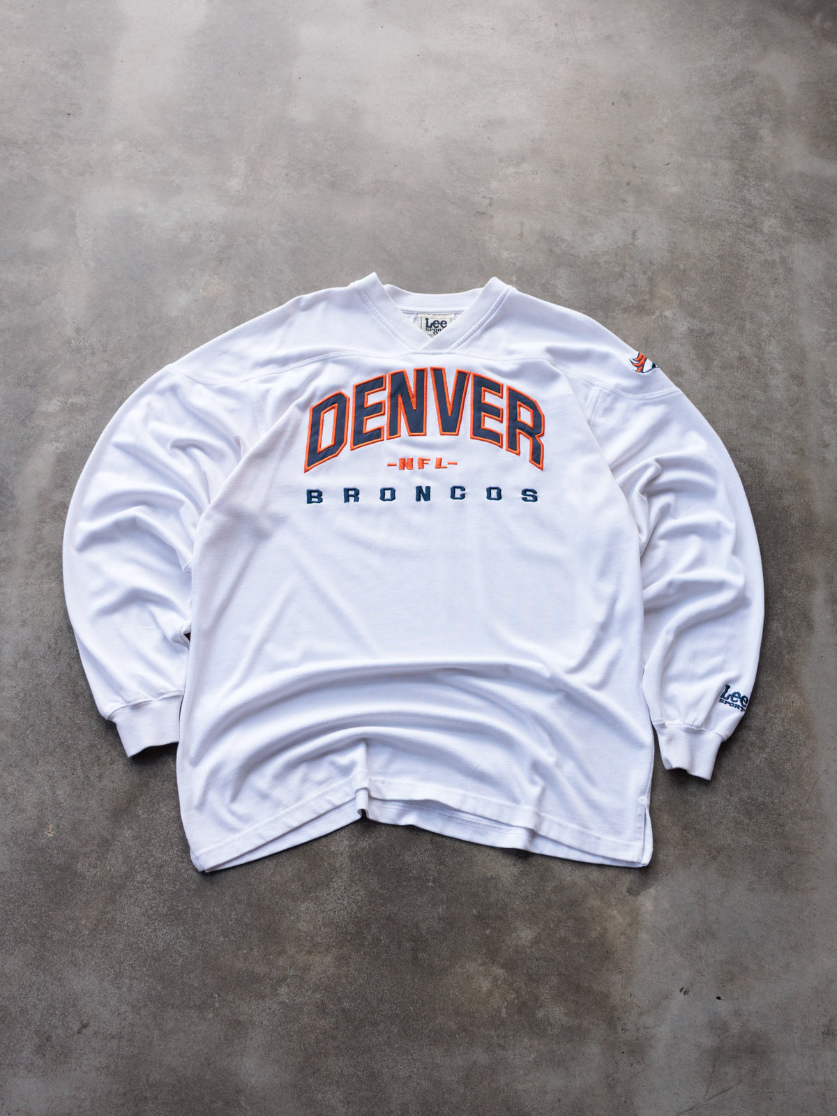 Vintage 90s White Lee Sport Denver Broncos Long Sleeve Tee (L)