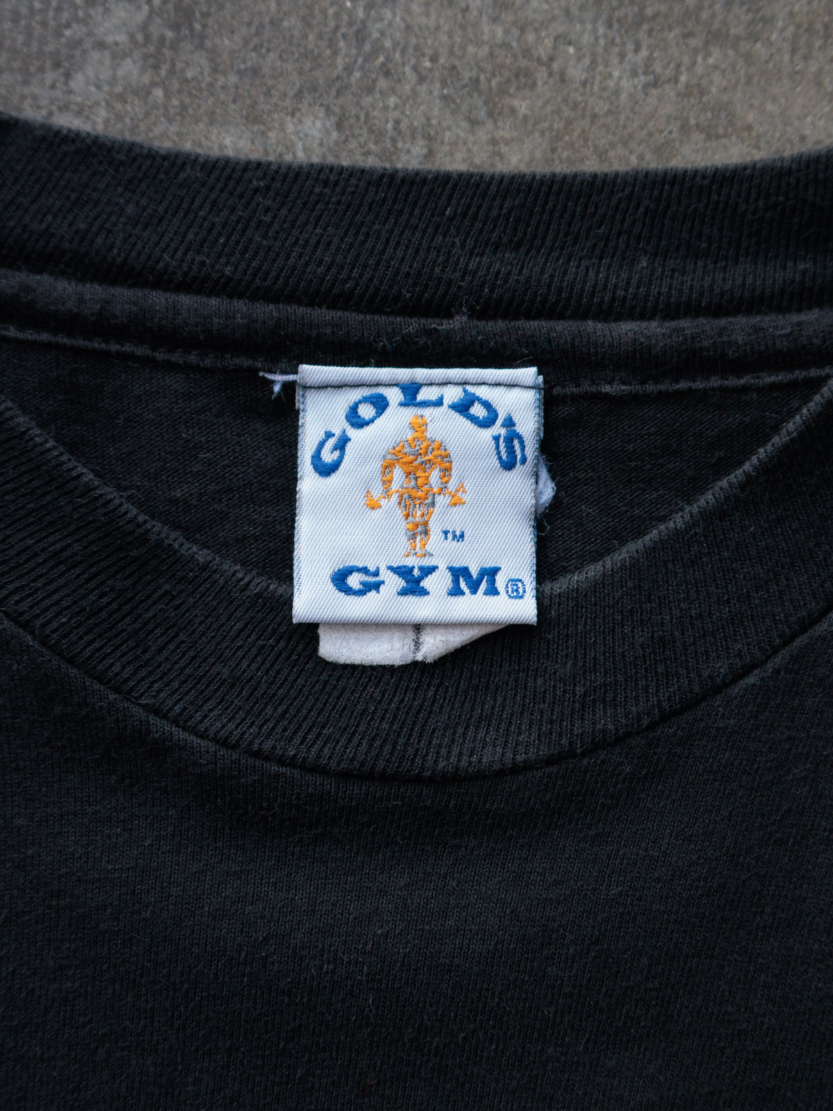 Vintage 90s Black Gold's Gym Hawaii Tee (-)