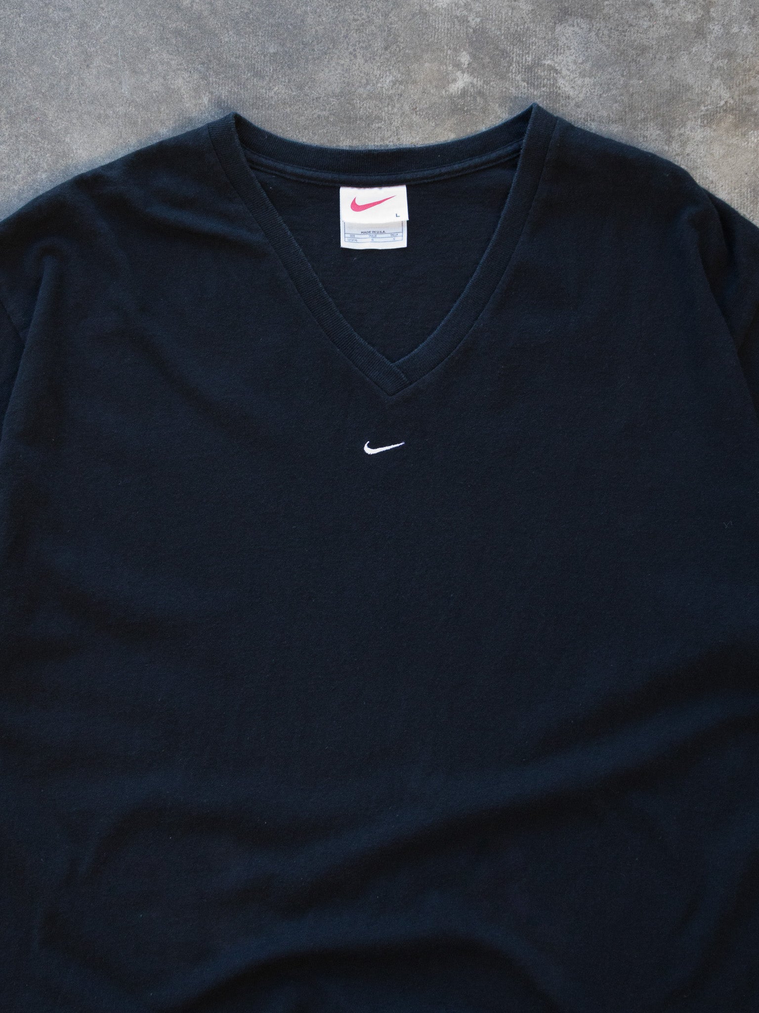 Vintage 90s Nike V-Neck Tee (L)