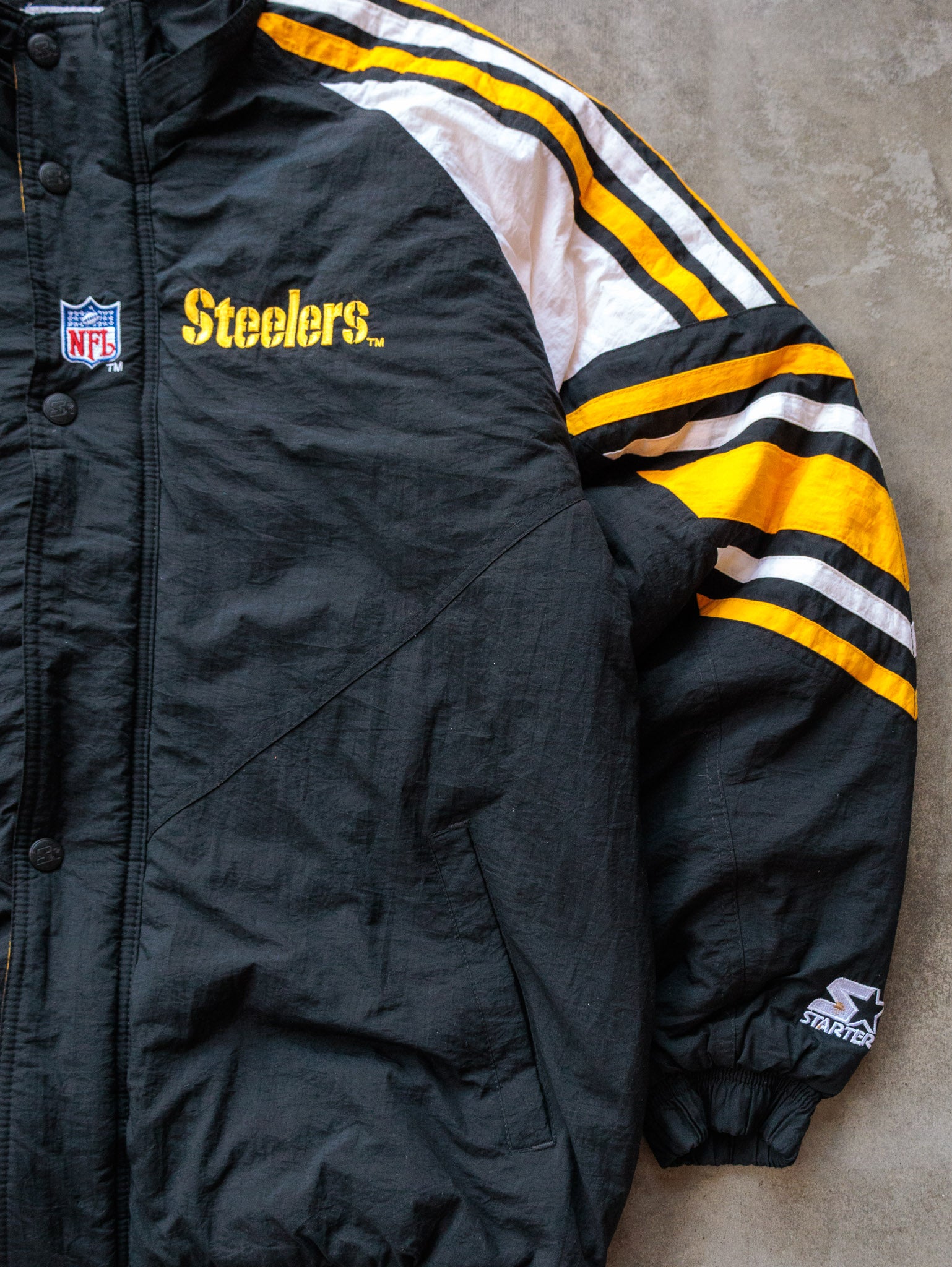 Vintage 90s Starter Pittsburgh Steelers Puffer Jacket (XL)