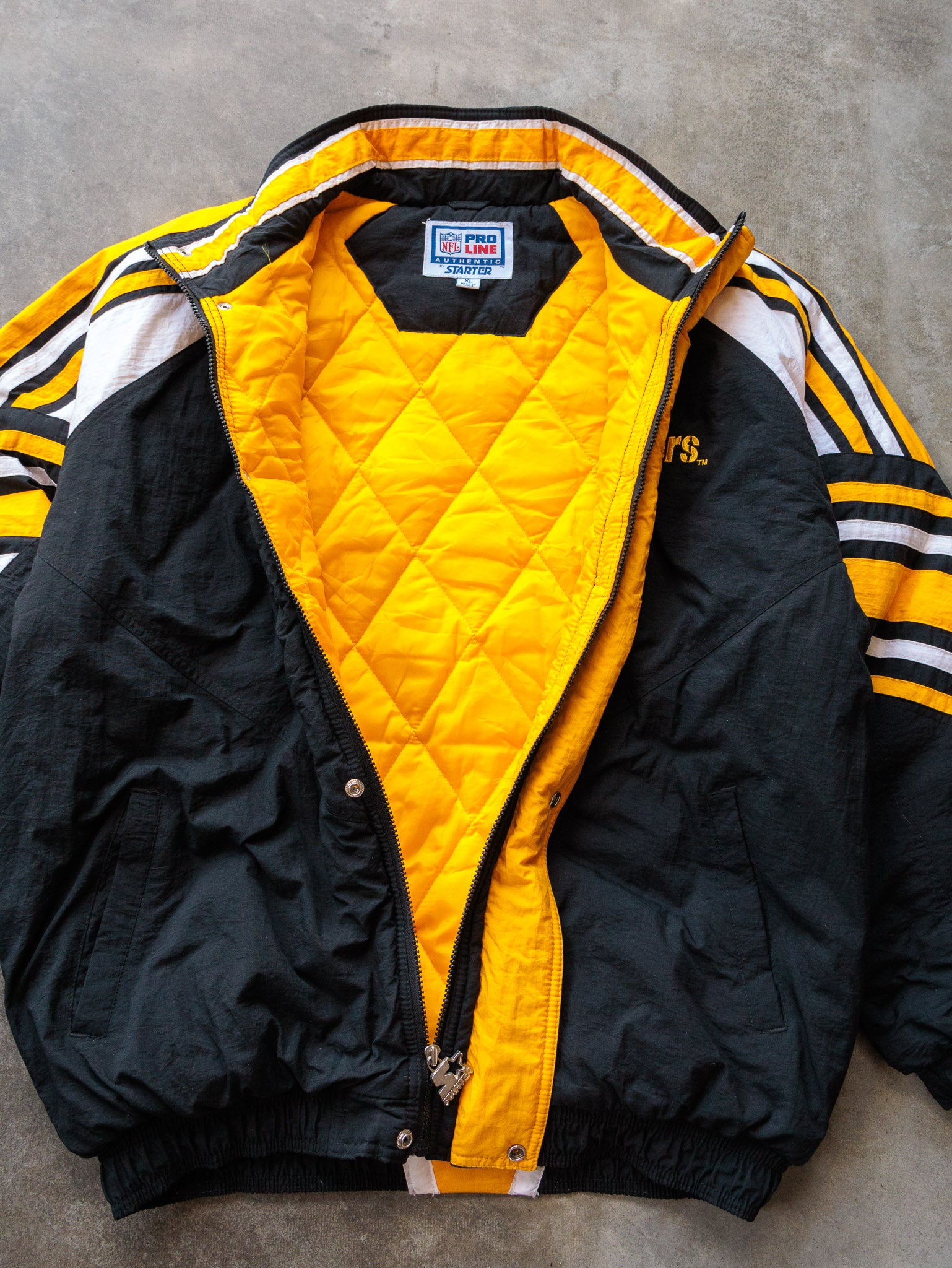 Vintage 90s Starter Pittsburgh Steelers Puffer Jacket (XL)