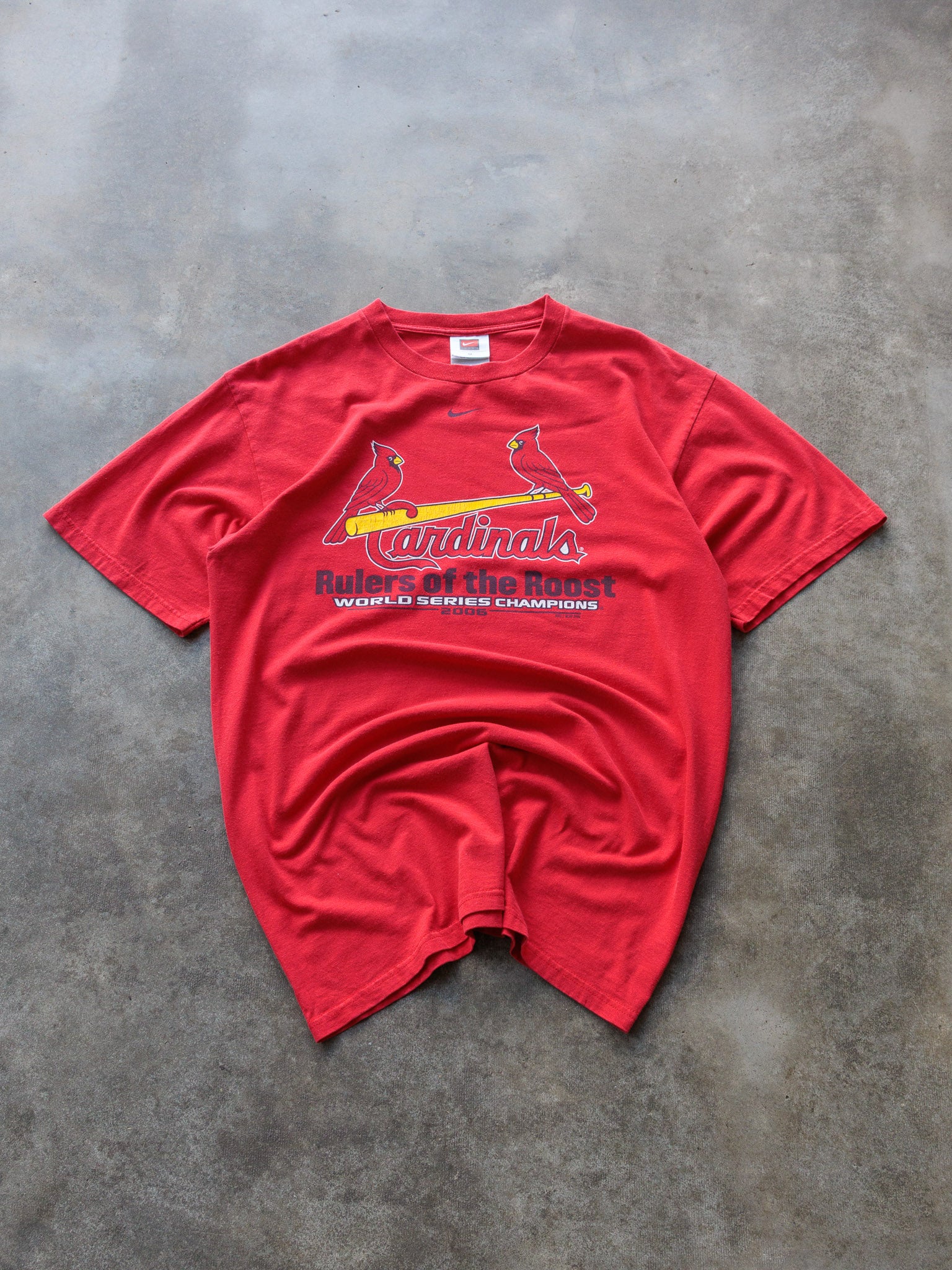 Vintage 2006 Red Nike St. Louis Cardinals World Series Champions Tee (M)