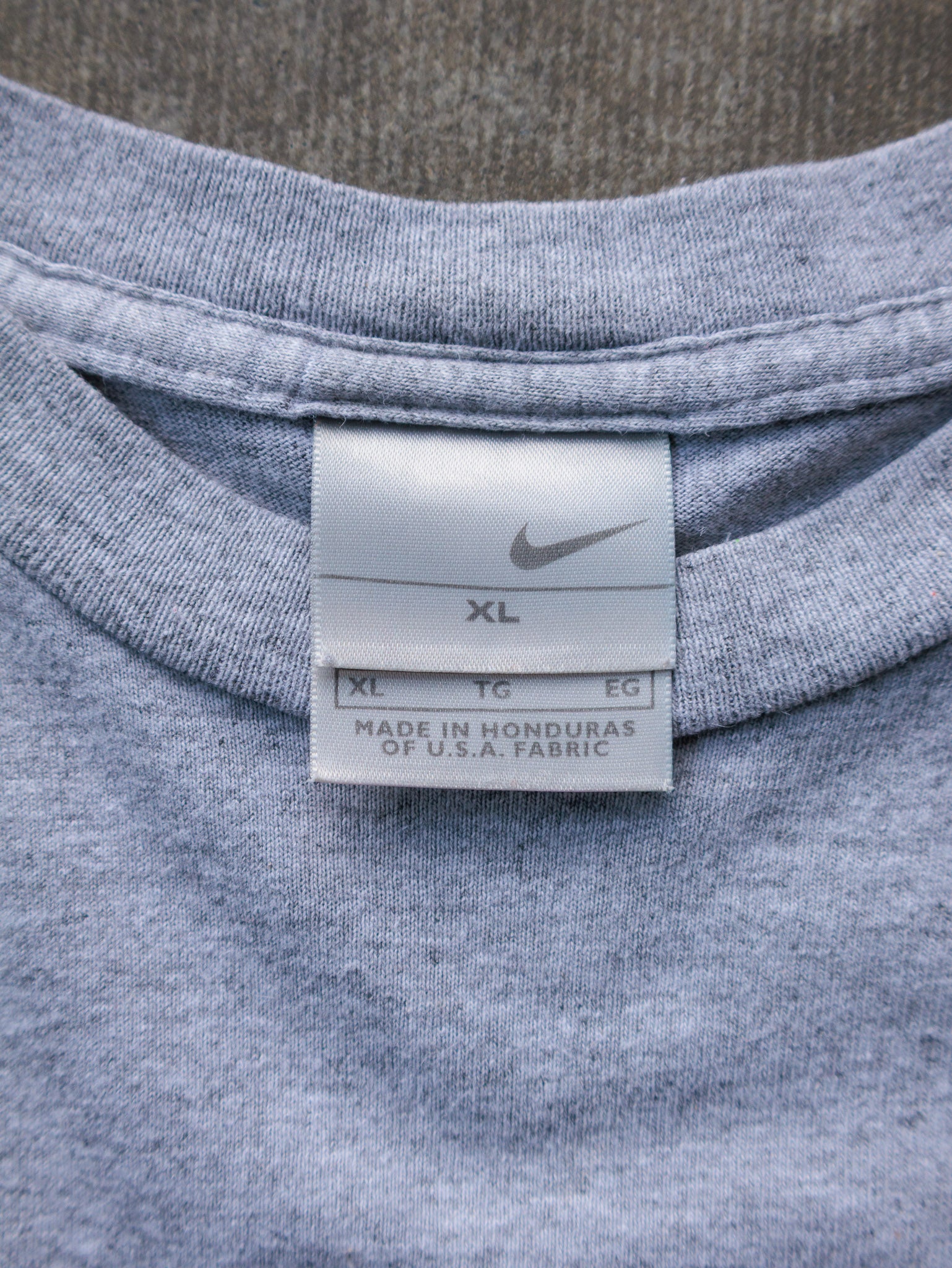Vintage 00s Grey Nike Air Tee (XL)