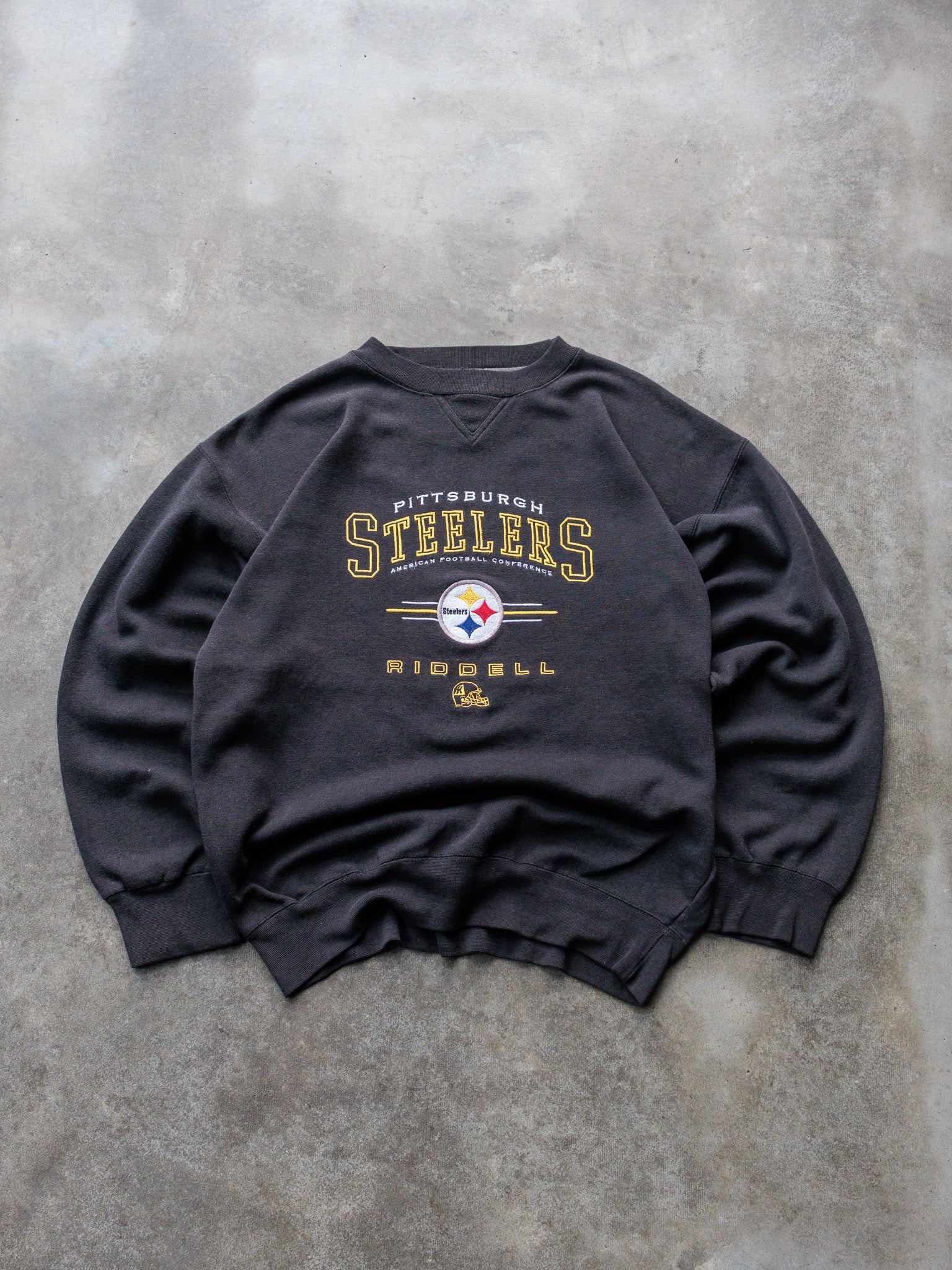 Vintage 90s Faded Black Riddell Pittsburgh Steelers Sweatshirt (L)