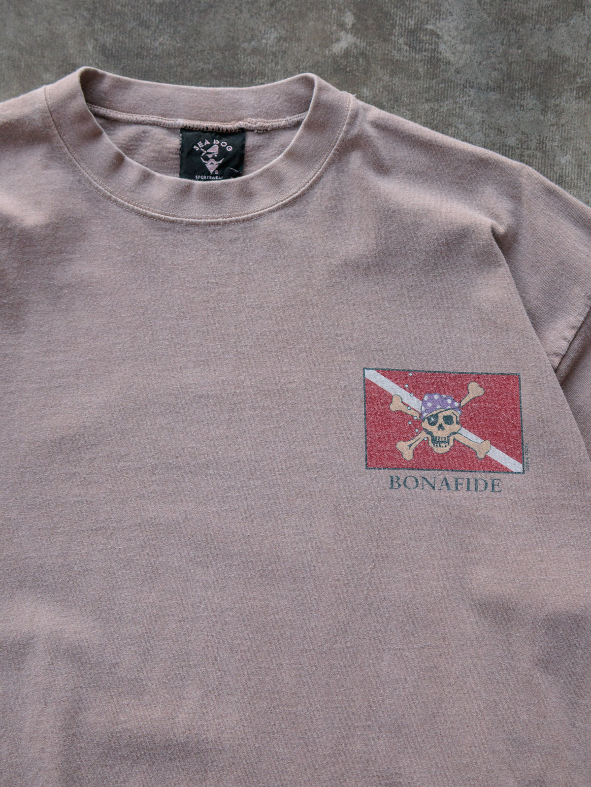 Vintage 90s Pink Sea Dog Jacksonville Beach Dolphin Slogan Tee (XL)