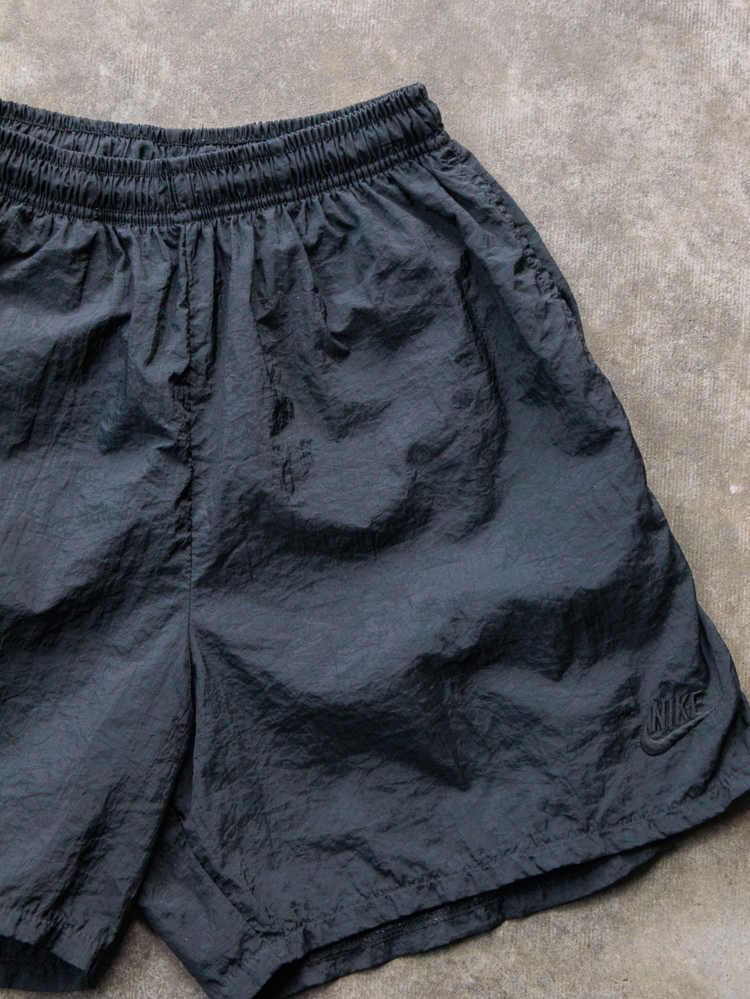 Vintage 90s Black Nike Swim Shorts (6-8Y)