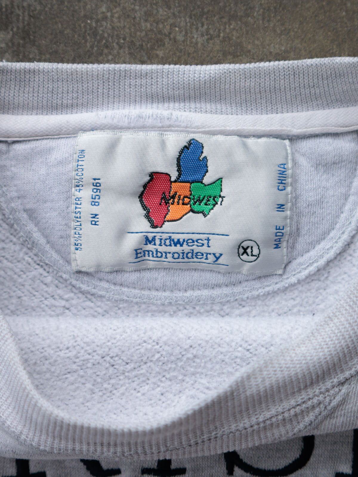 Vintage 90s Grey Notre Dame Irish Sweatshirt (XL)
