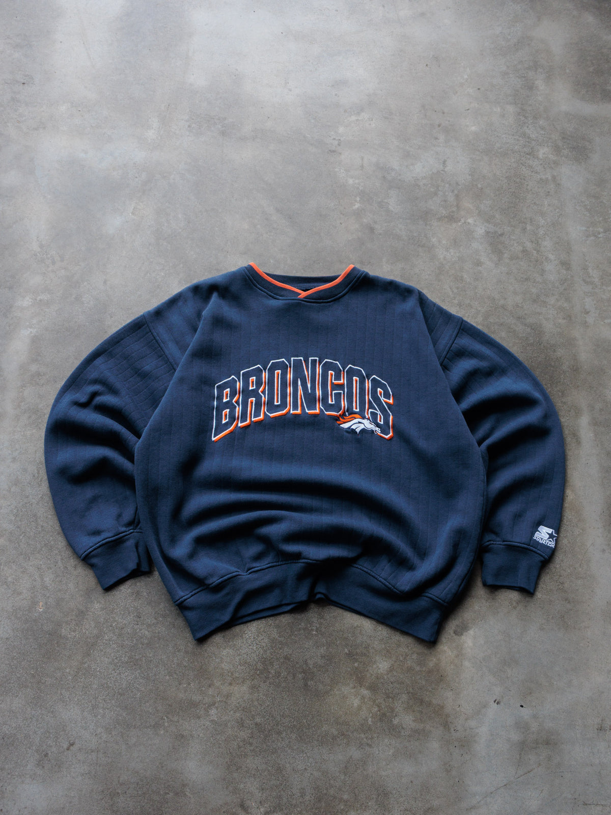Vintage 90s Navy Starter Denver Broncos Sweatshirt (L)