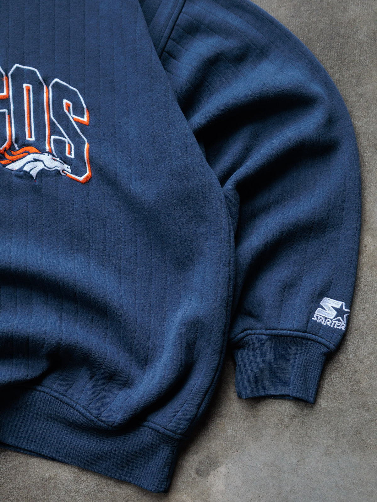 Vintage 90s Navy Starter Denver Broncos Sweatshirt (L)