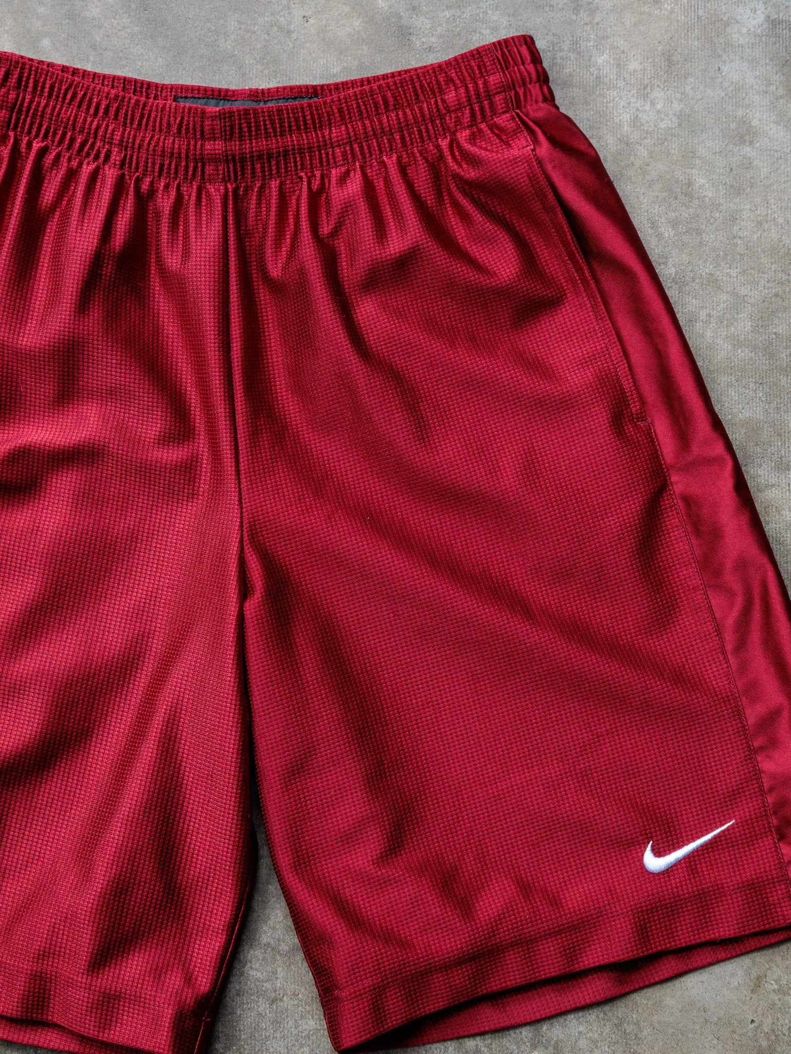 Vintage 00s Maroon Nike Basketball Shorts (M)