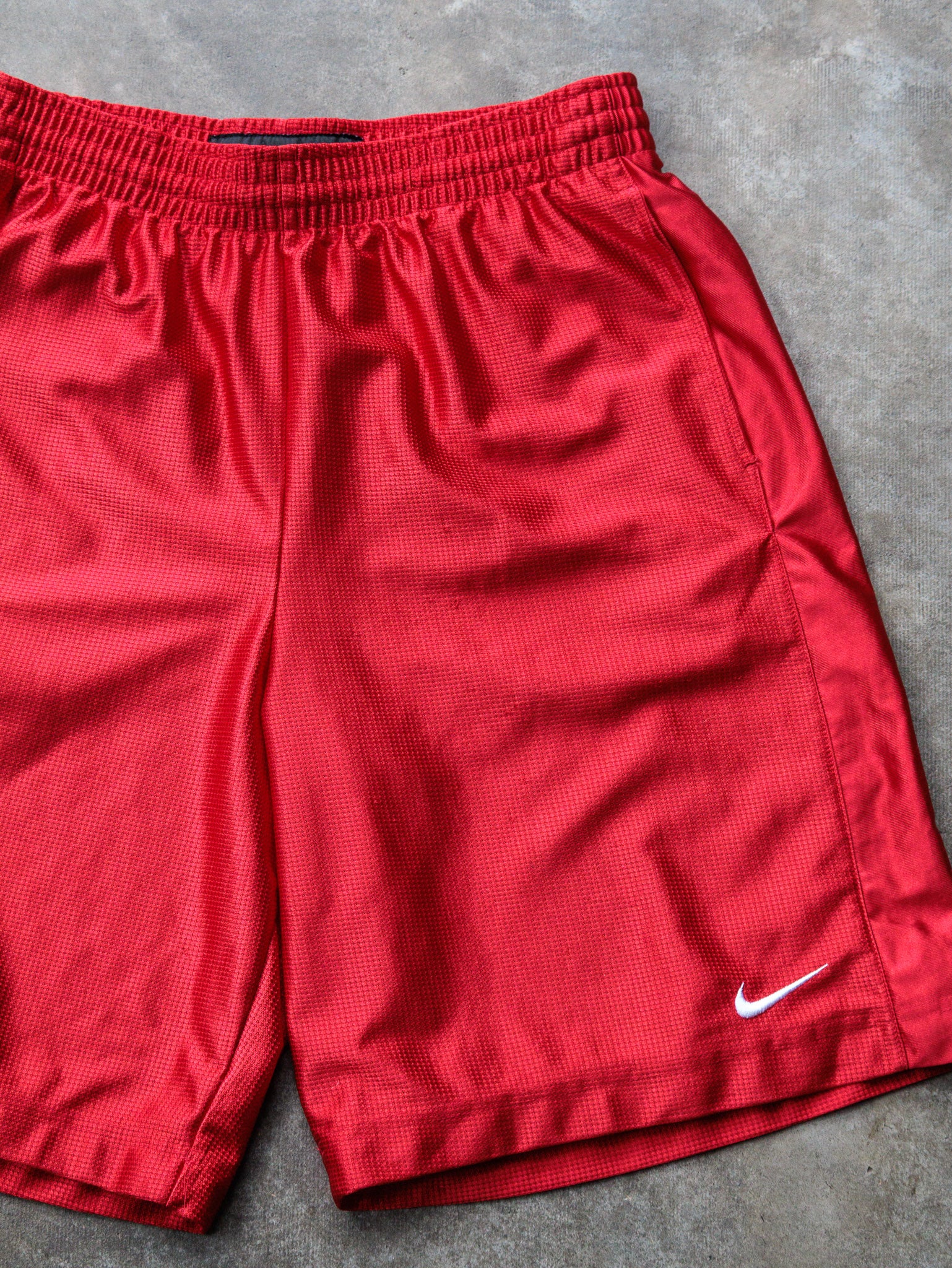 Vintage Red Nike Basketball Shorts (L)