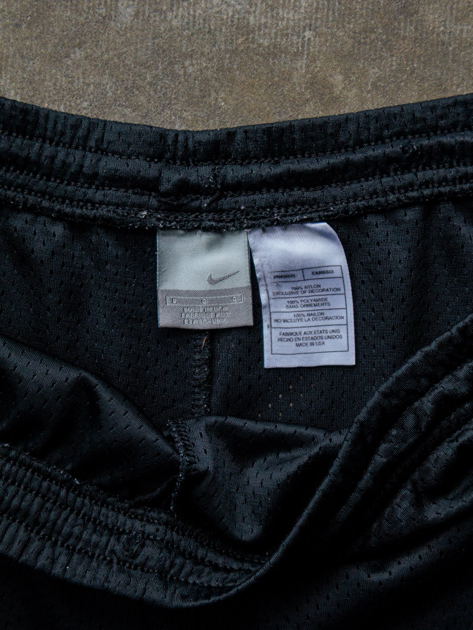 Vintage 90s Black Nike Mesh Shorts (L)