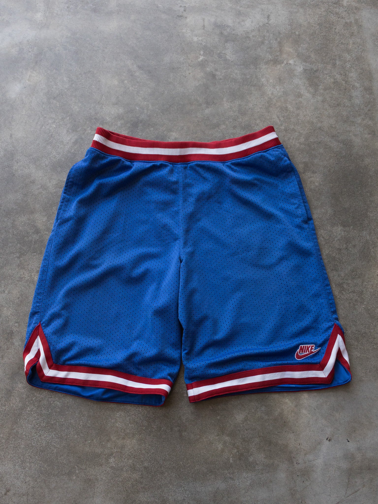 Vintage Nike Supreme Court Basketball Shorts (XL)