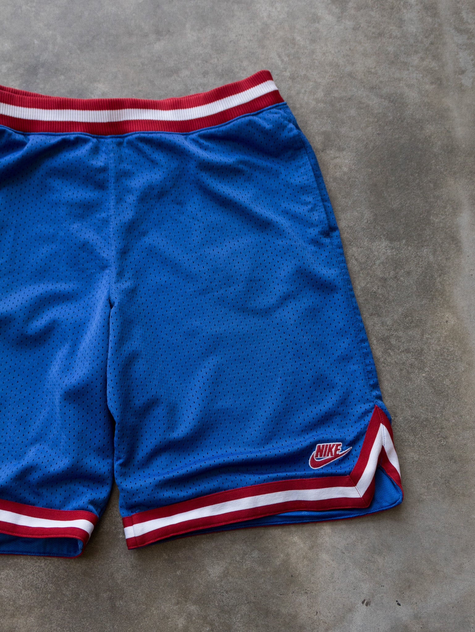 Vintage Nike Supreme Court Basketball Shorts (XL)