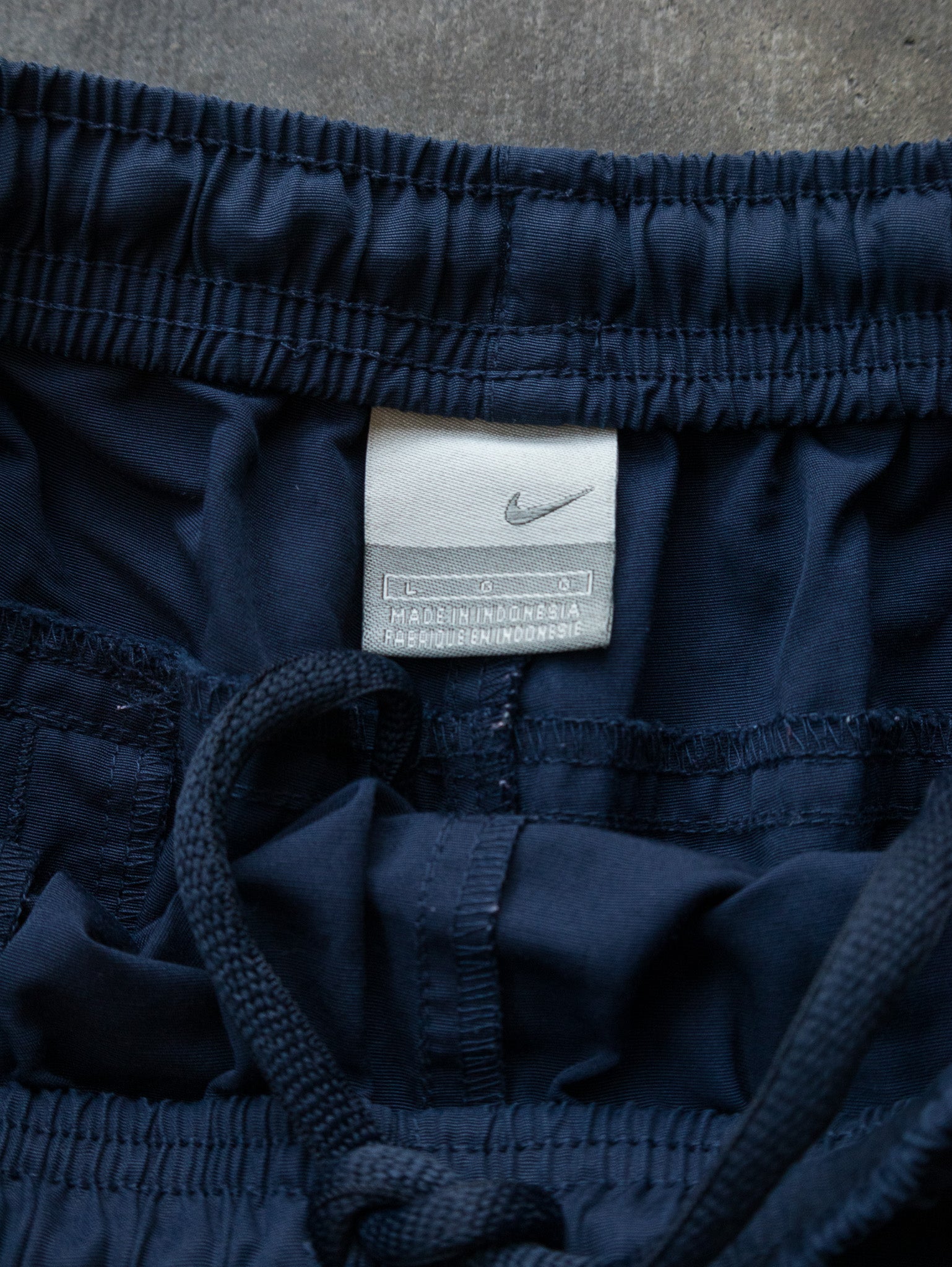 Vintage Navy Nike Shorts (L)