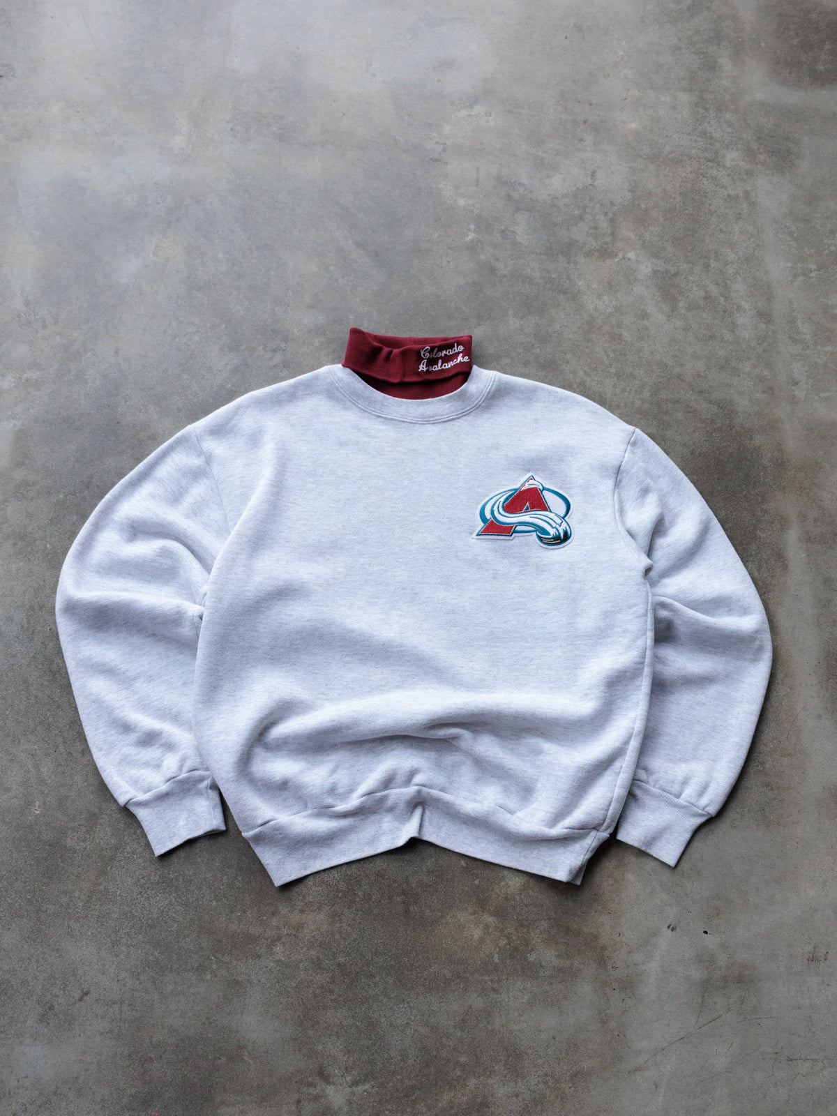 Vintage 90s Grey Colorado Avalanche Sweatshirt (L)