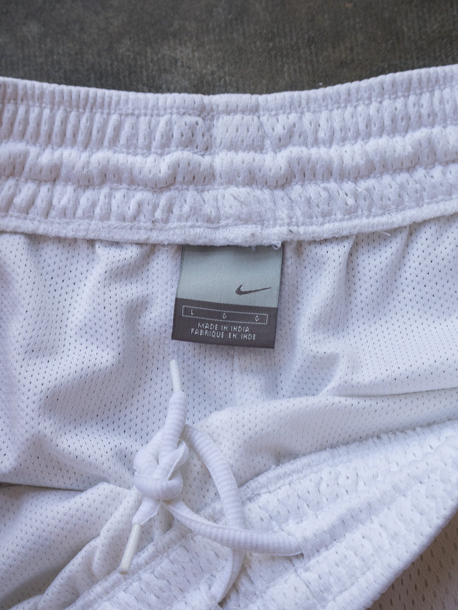 Vintage White Nike Basketball Shorts (L)