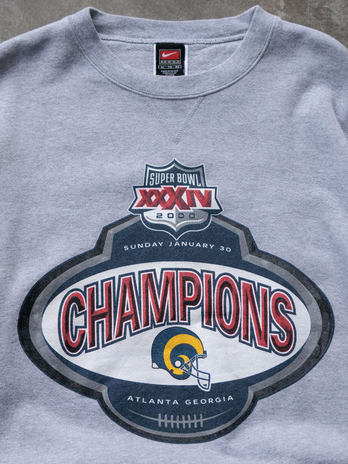 Vintage 2000 Grey St. Louis Rams Super Bowl Champions Sweatshirt (XL)