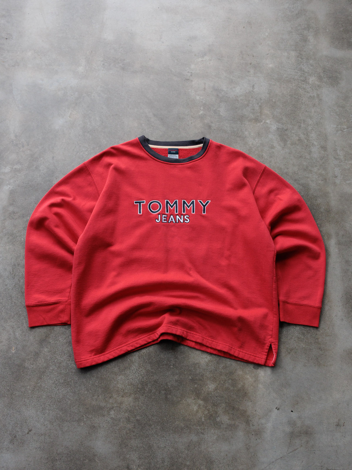 Vintage Red Tommy Jeans Sweatshirt (L)