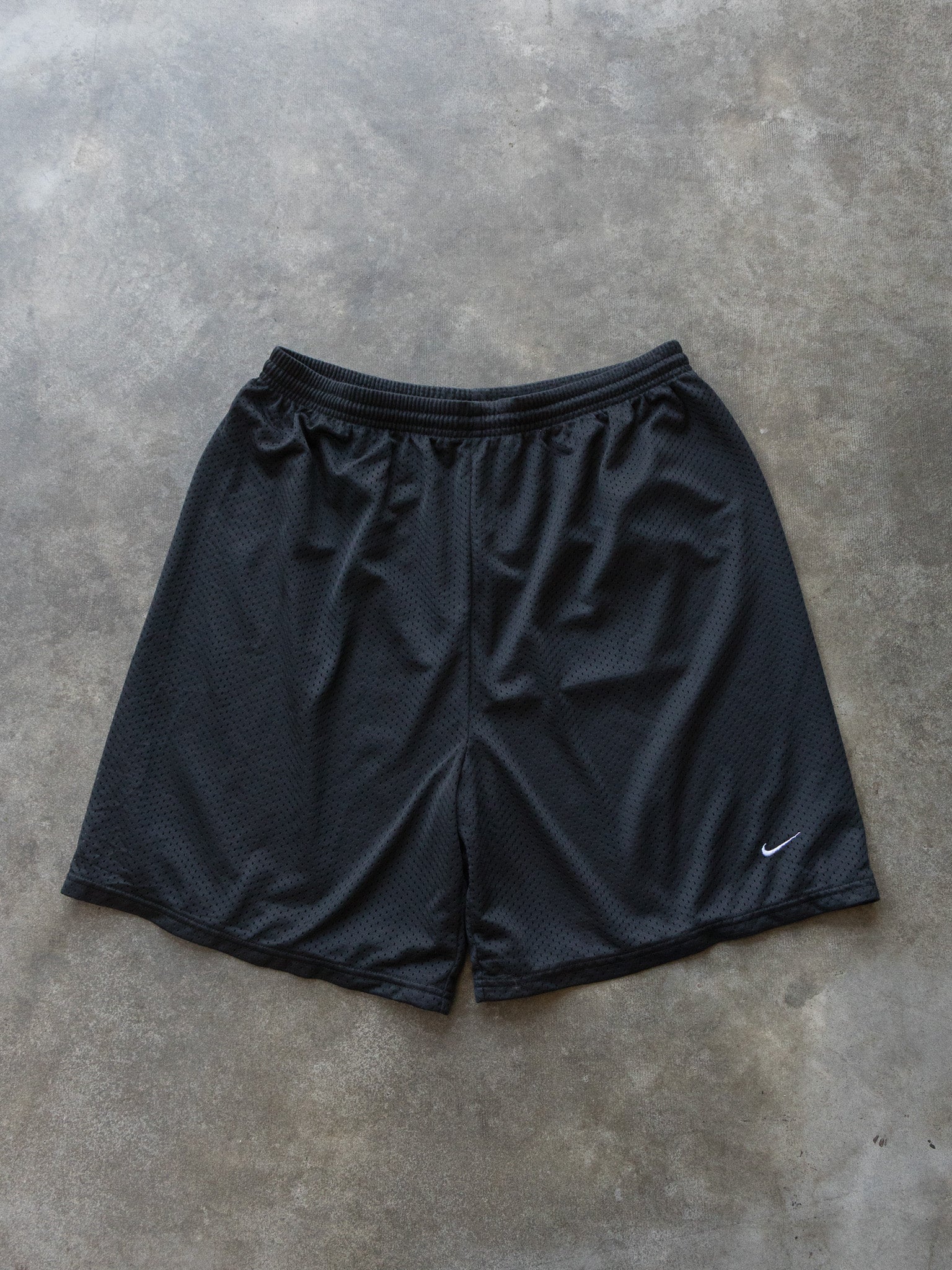 Vintage Black Nike Mesh Shorts (M)
