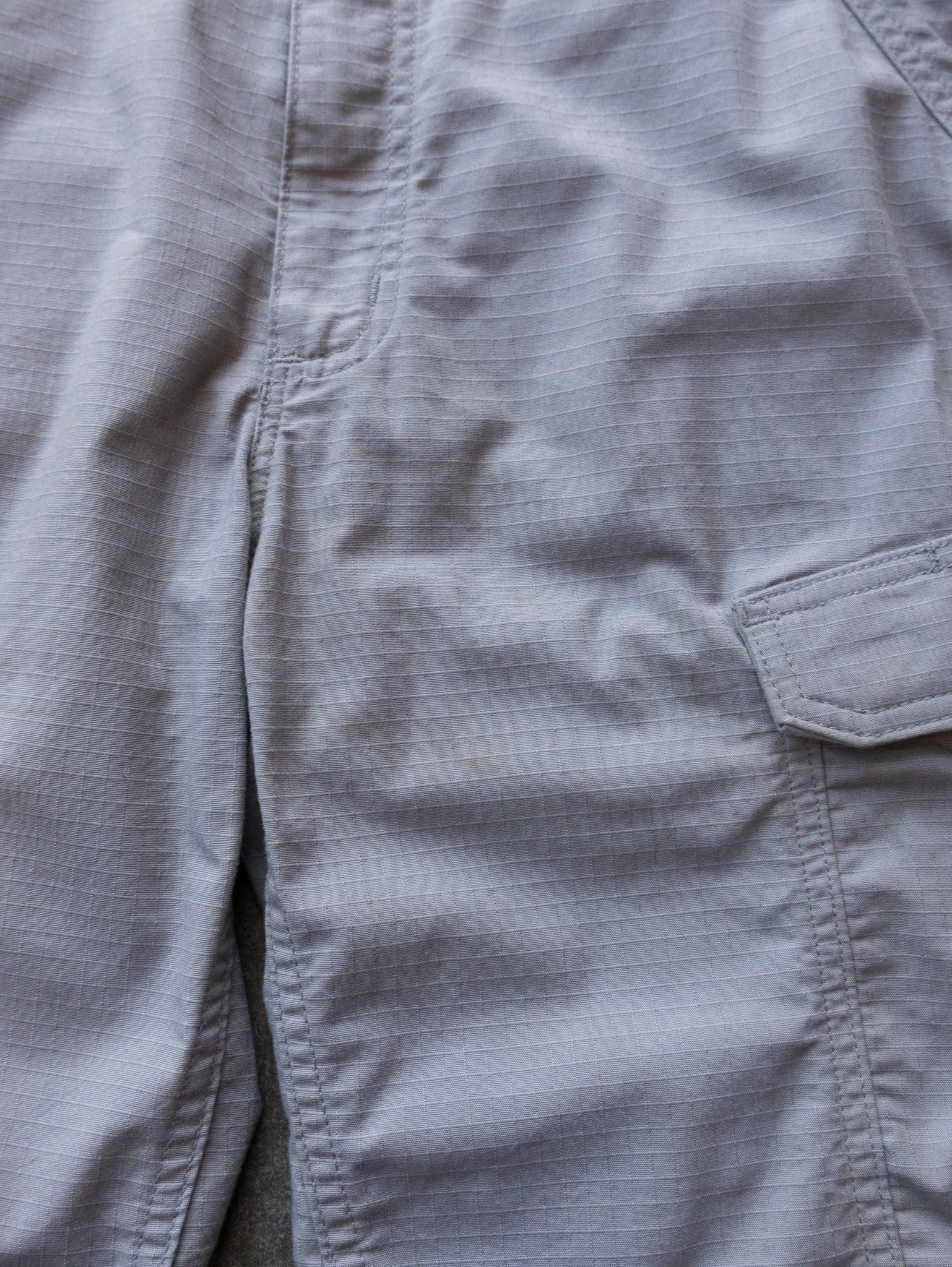 Vintage Grey Carhartt Cargo Shorts (W34)