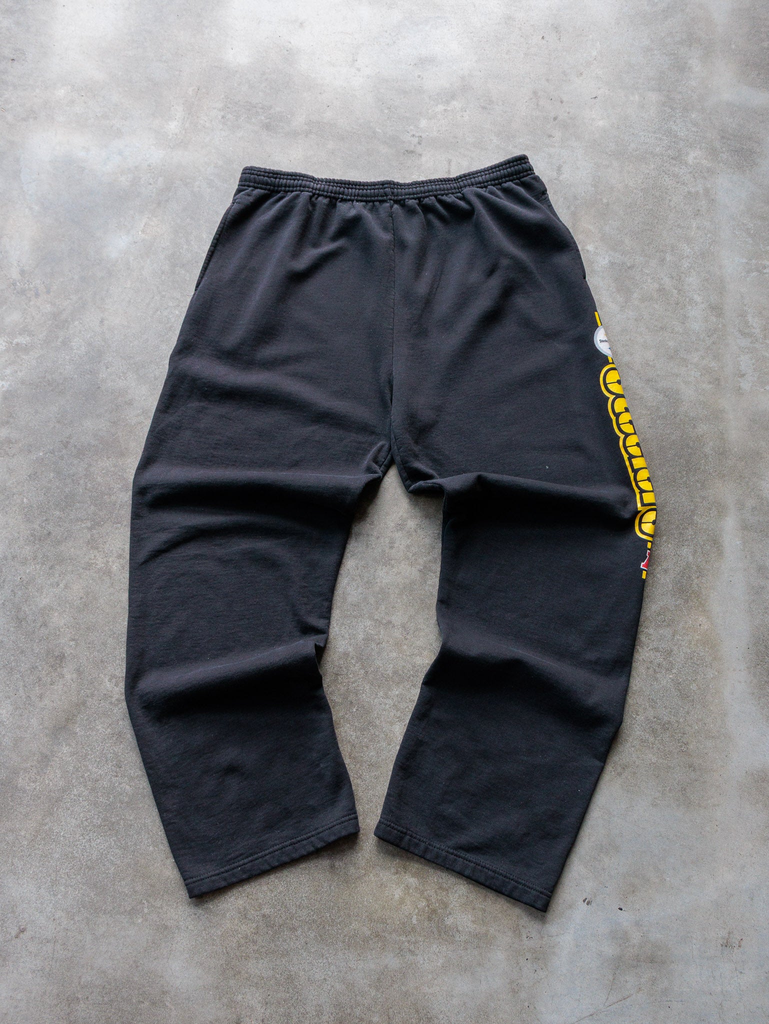 Vintage Black Pittsburgh Steelers Spell Out Sweatpants (XL)