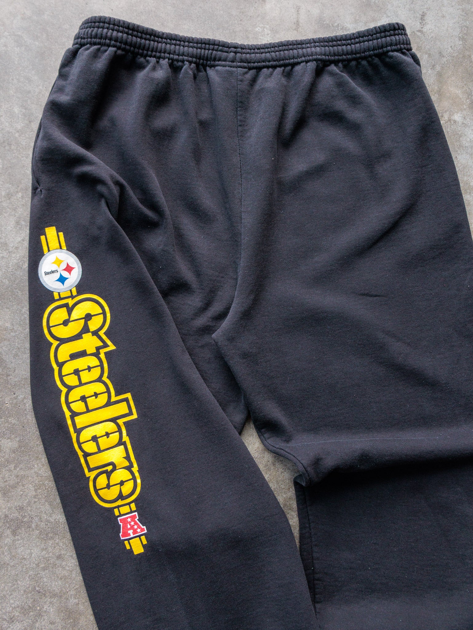 Vintage Black Pittsburgh Steelers Spell Out Sweatpants (XL)