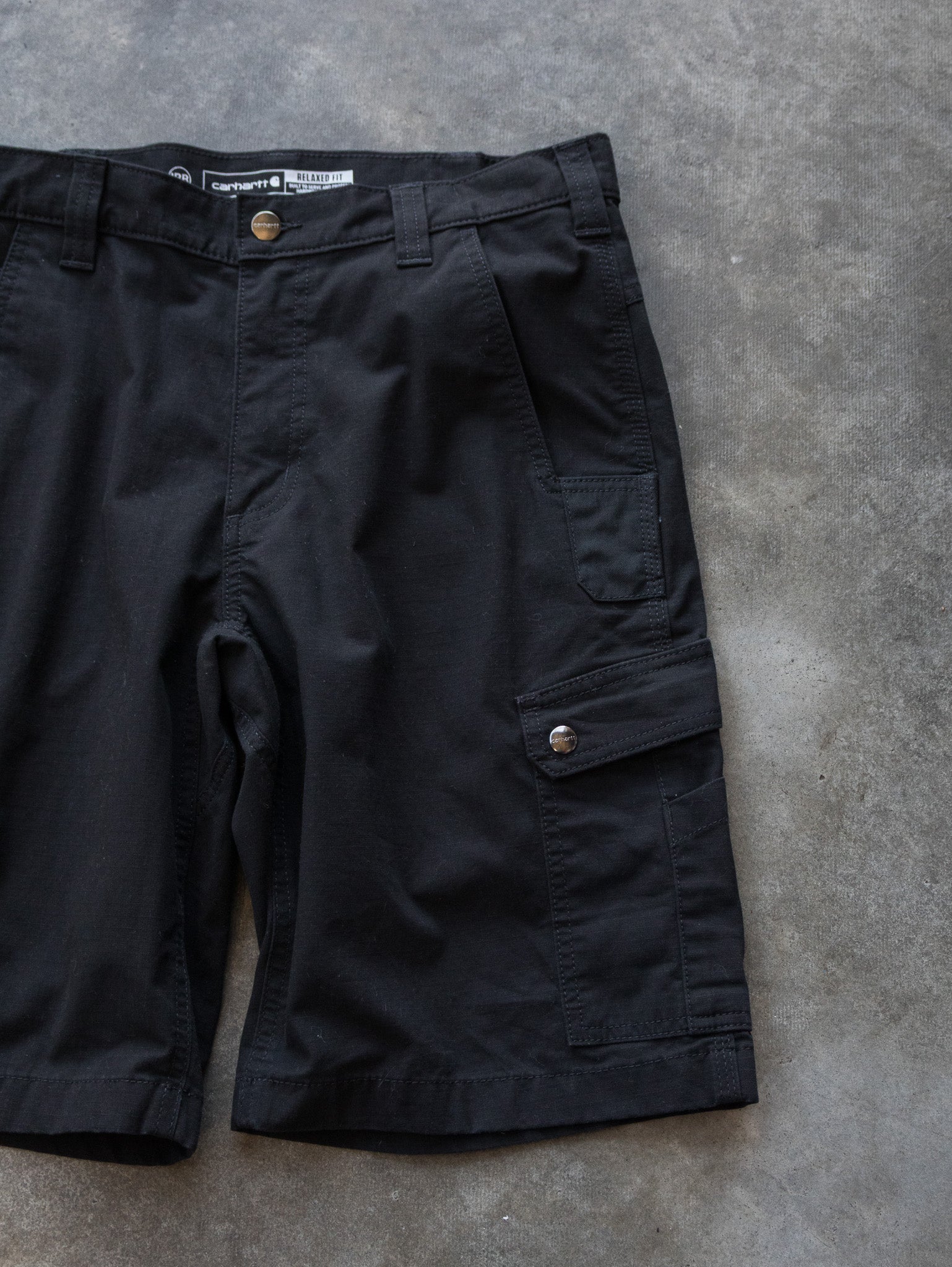 Vintage Black Carhartt Cargo Shorts (W33)