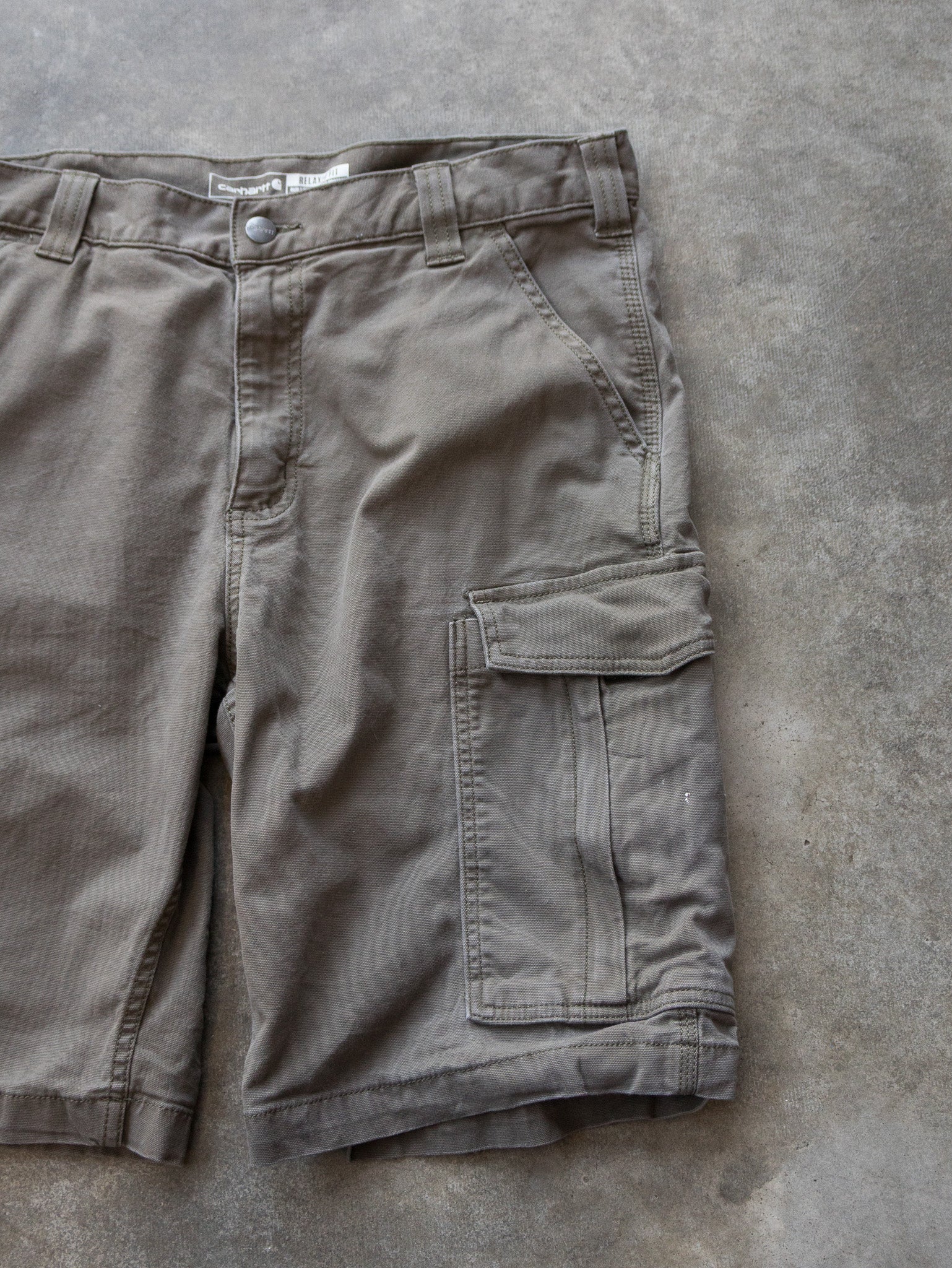 Vintage Olive Carhartt Cargo Shorts (W34)