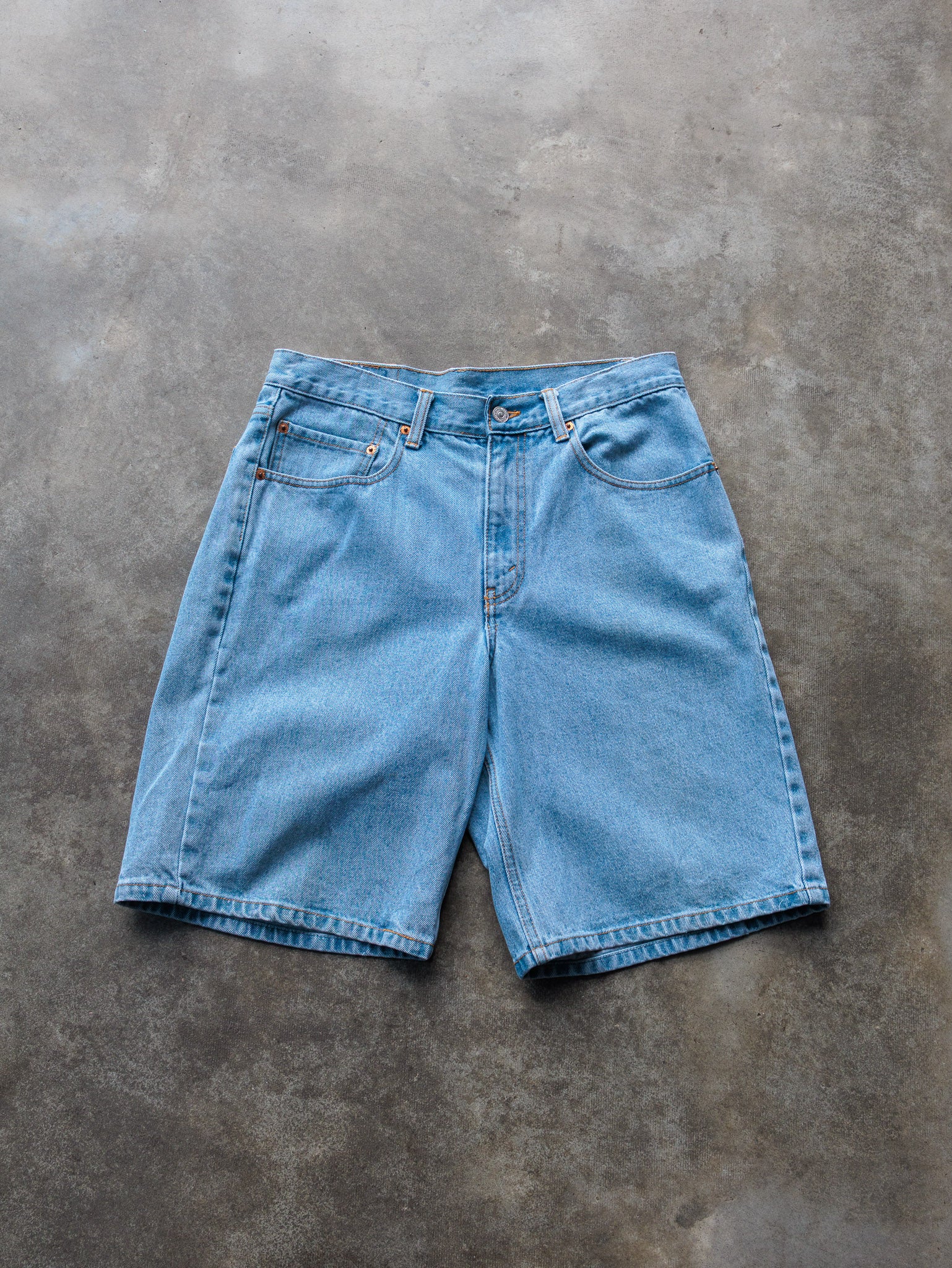 Vintage 90s Light Wash Levi's 550 Denim Shorts (W32)