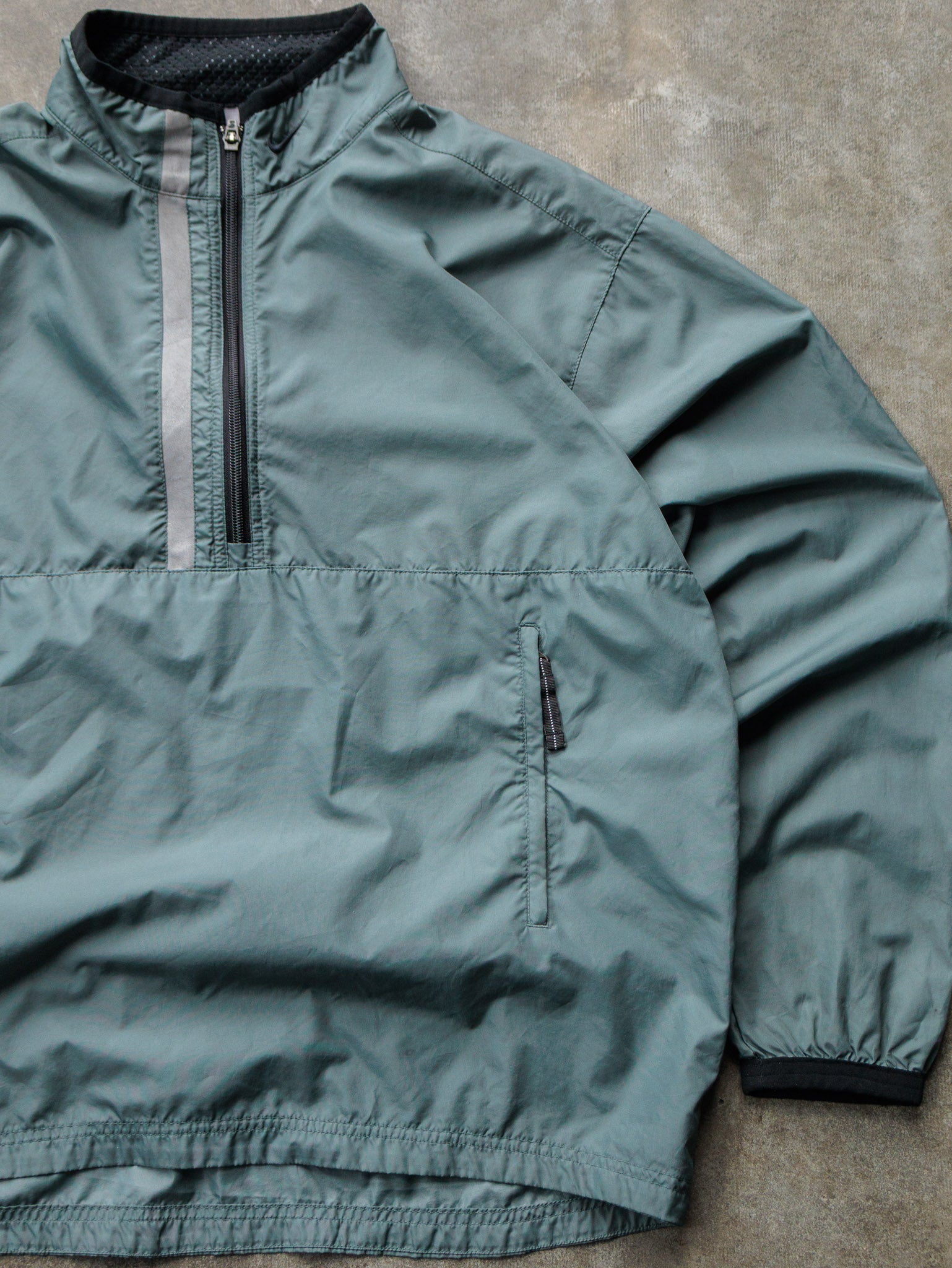 Vintage 00s Sage Green Nike Windbreaker (M)