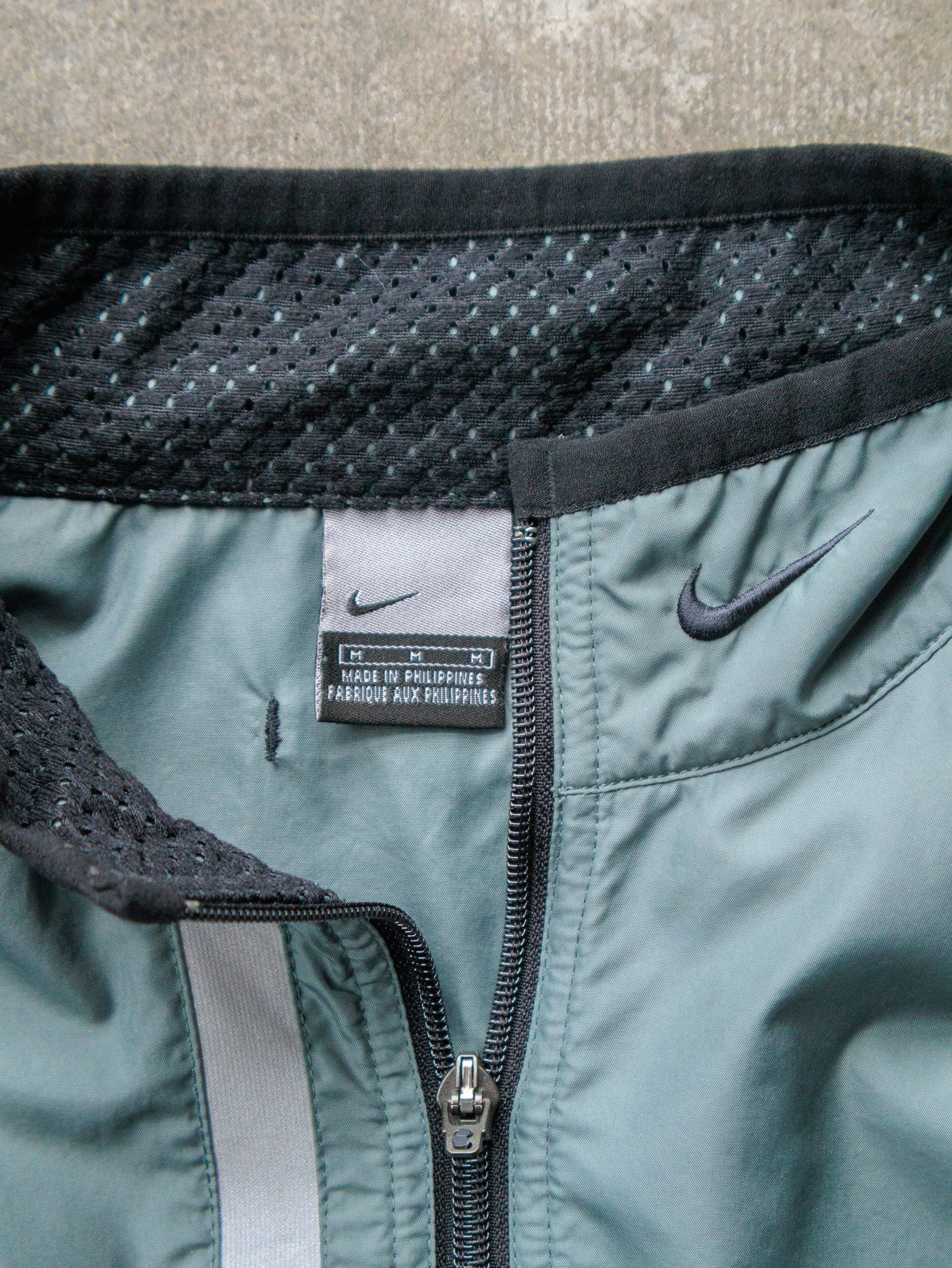 Vintage 00s Sage Green Nike Windbreaker (M)
