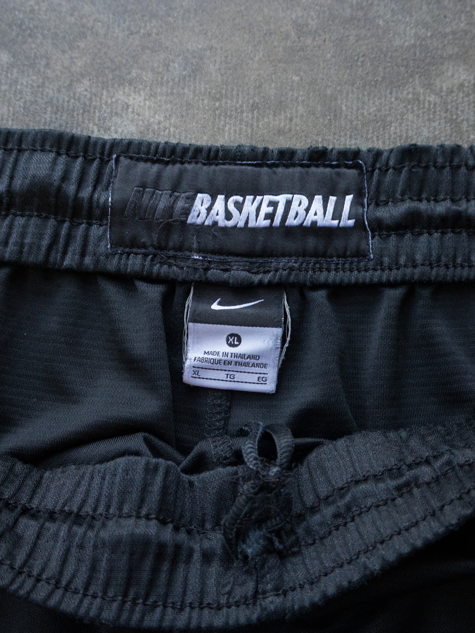 Vintage Black Nike Basketball Shorts (XL)