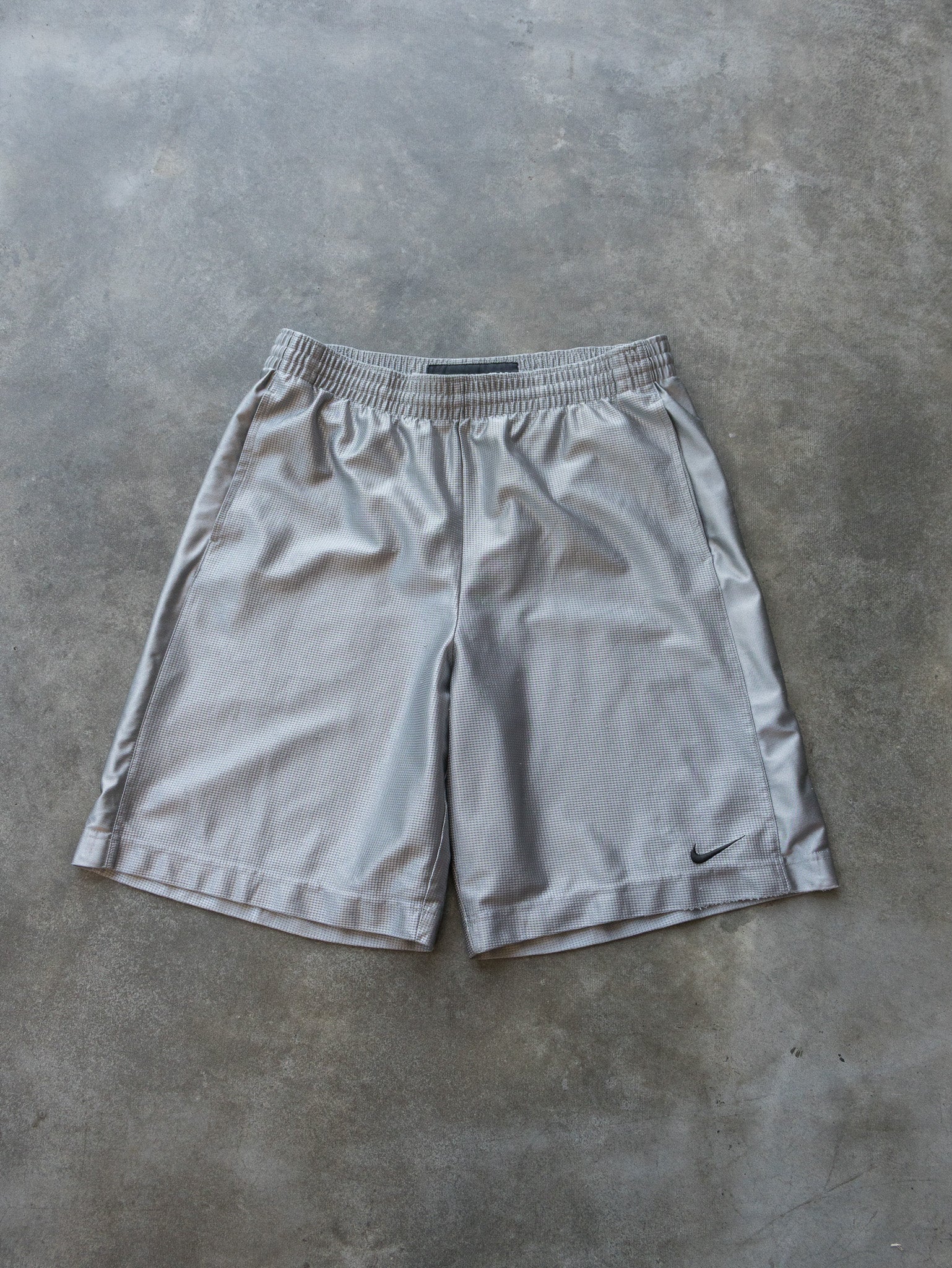Vintage Grey Nike Basketball Shorts (L)
