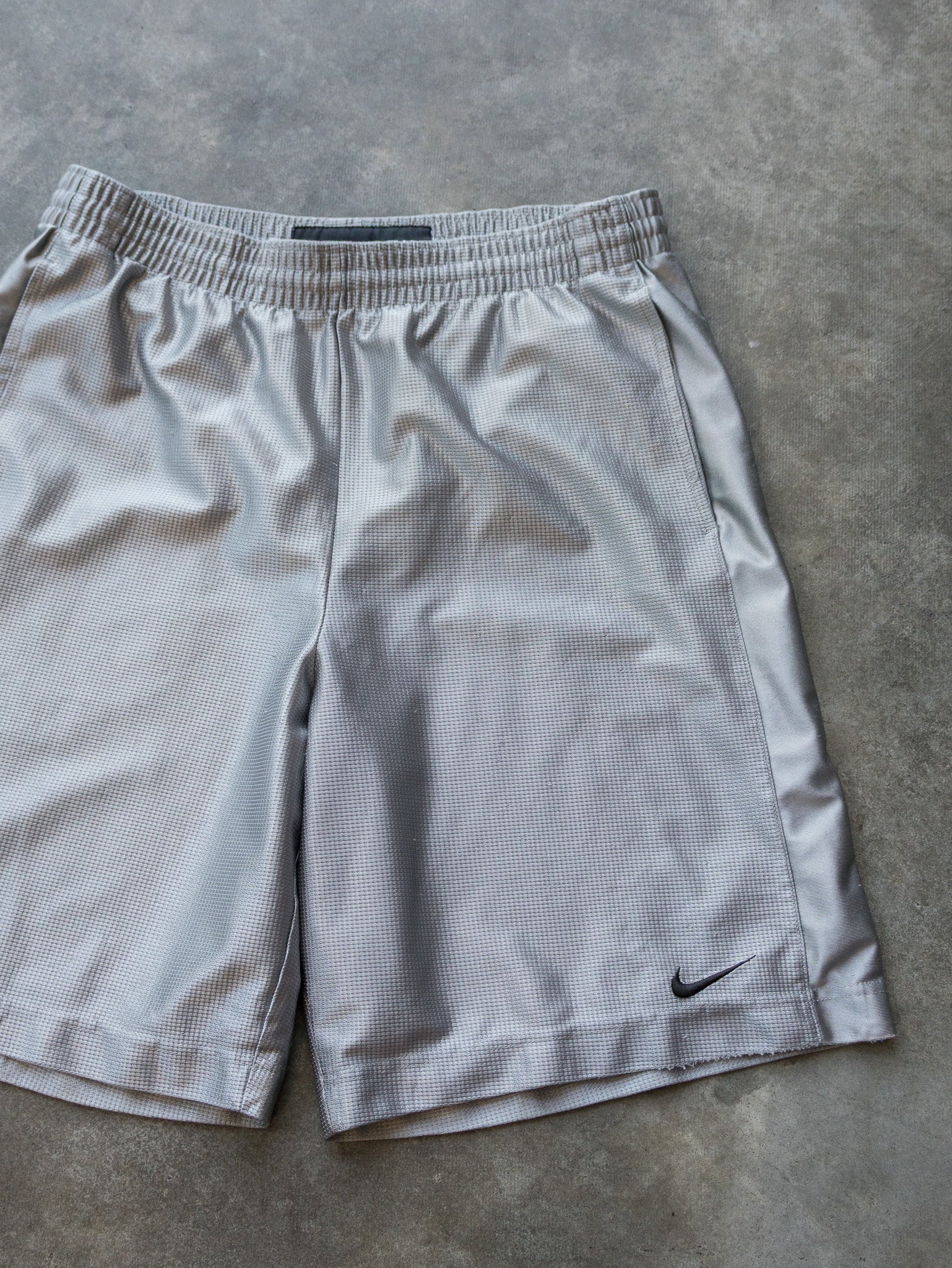 Vintage Grey Nike Basketball Shorts (L)