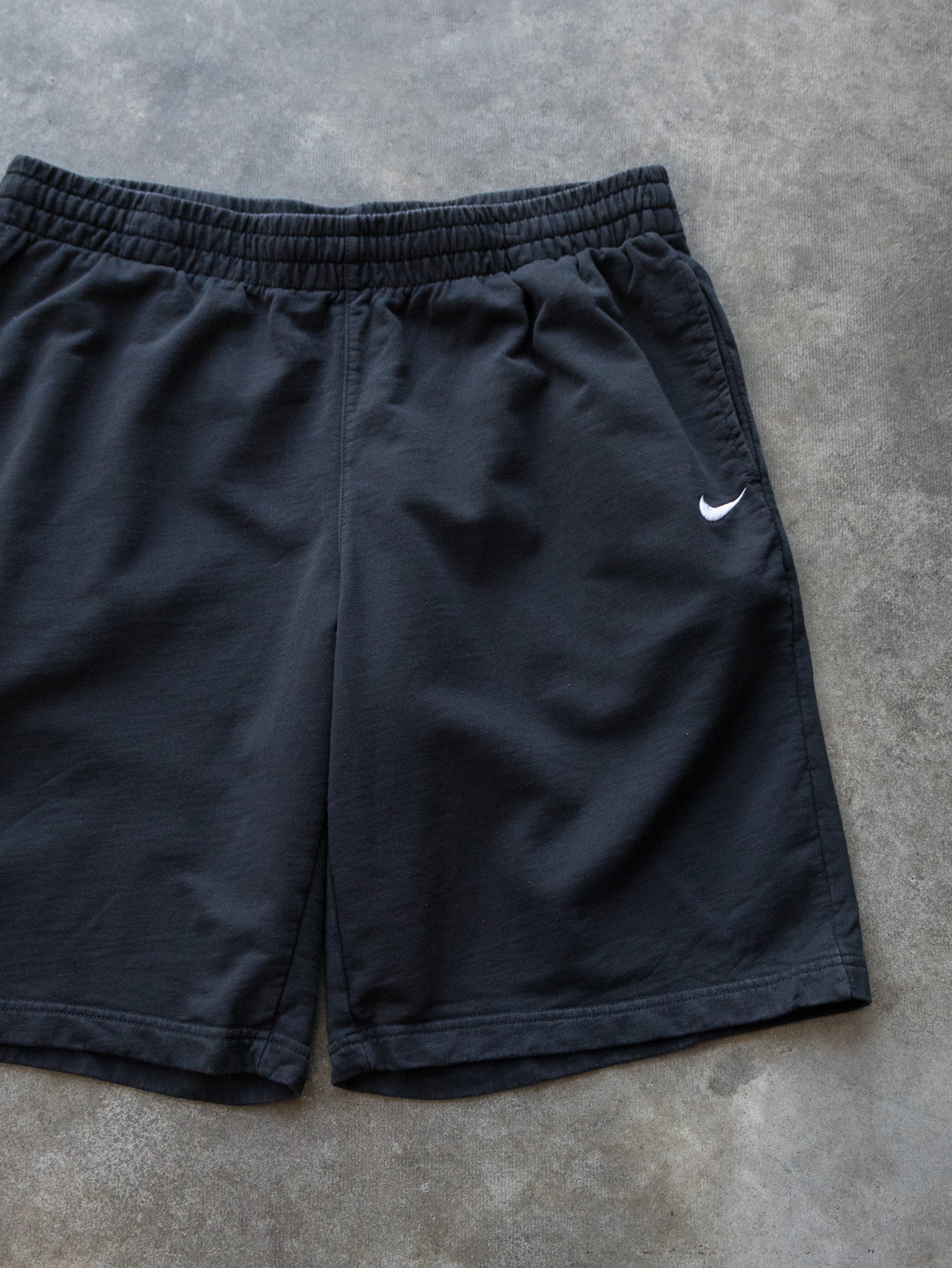 Vintage Black Nike Sweat Shorts (XL)