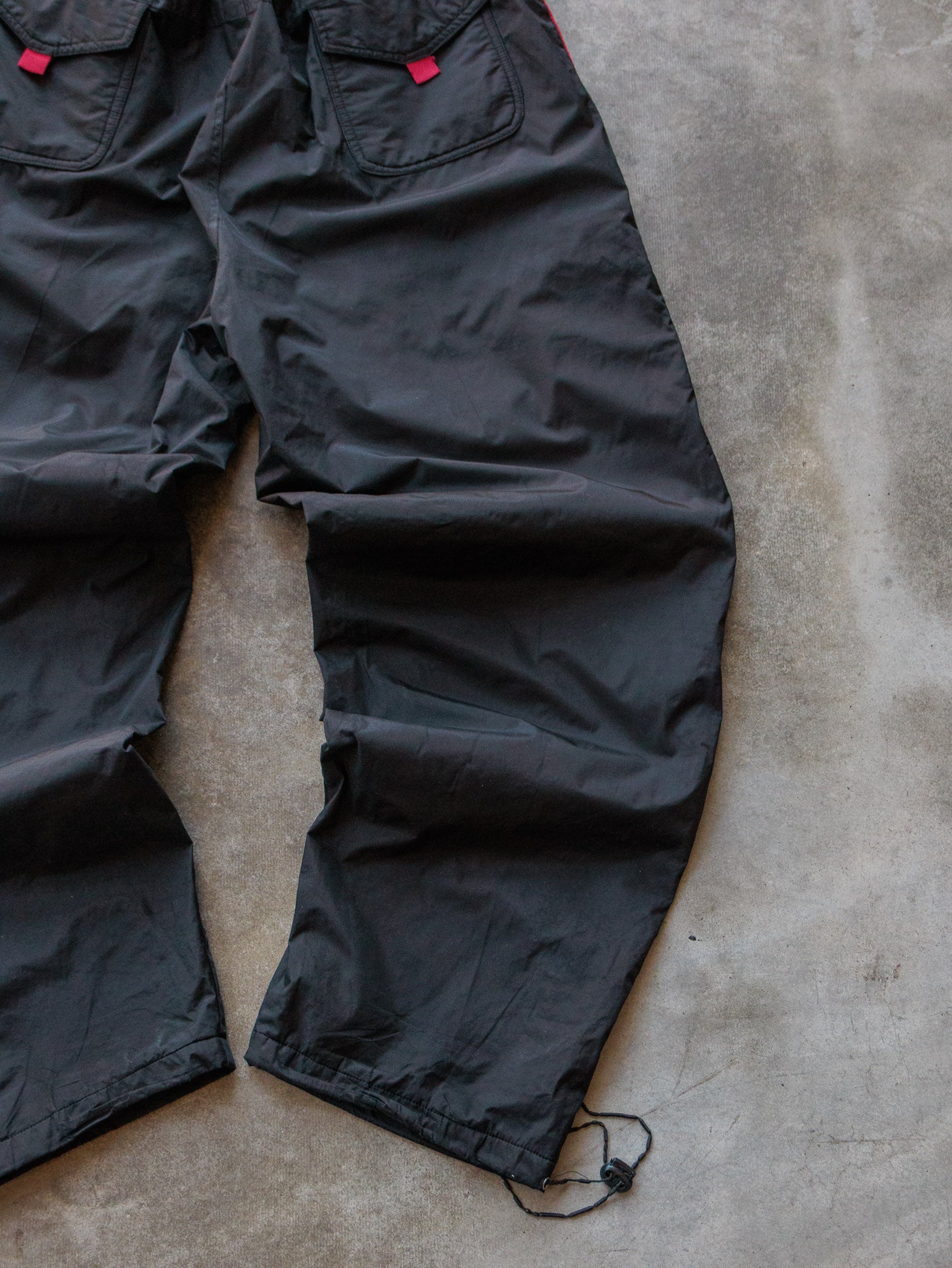 Vintage Black & Red Holden Cargo Track Pants (2XL)