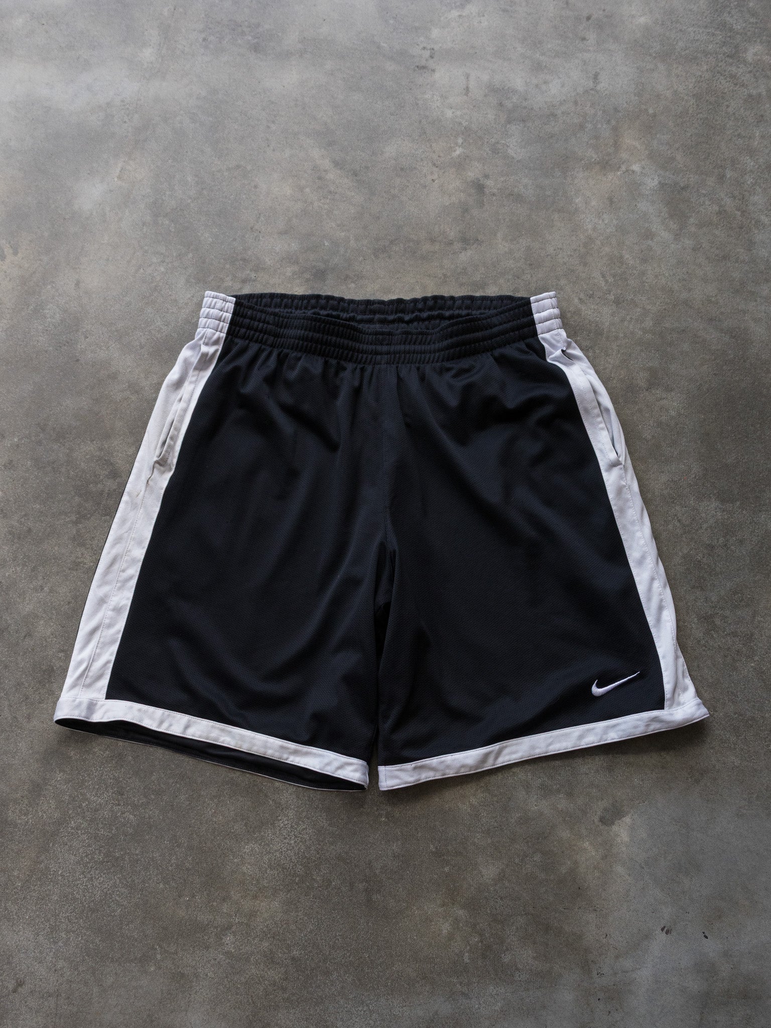 Vintage Black Nike Mesh Shorts (XL)