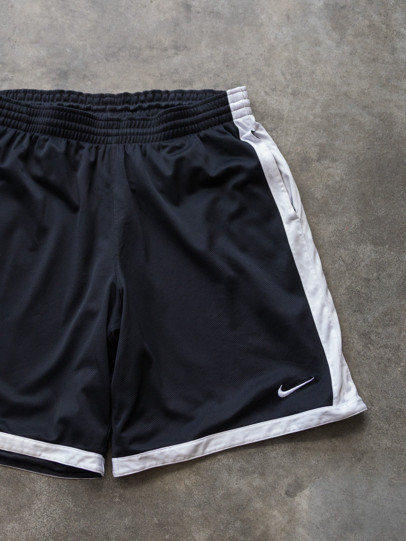 Vintage Black Nike Mesh Shorts (XL)