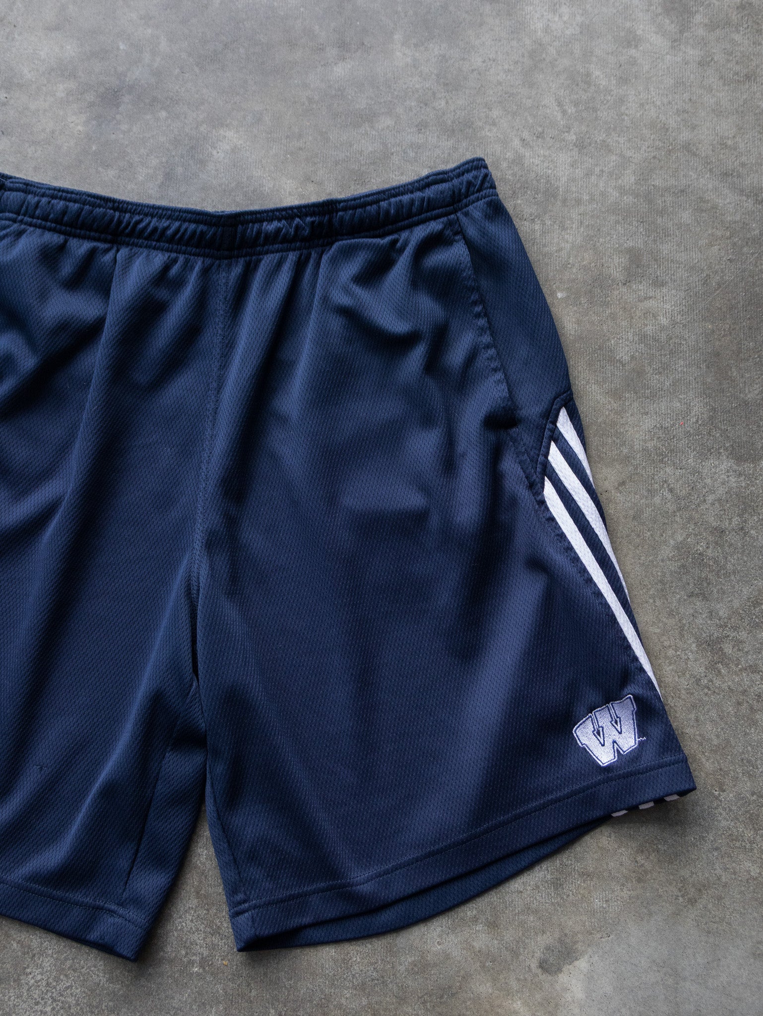 Vintage Adidas Washington Huskies Shorts (L)