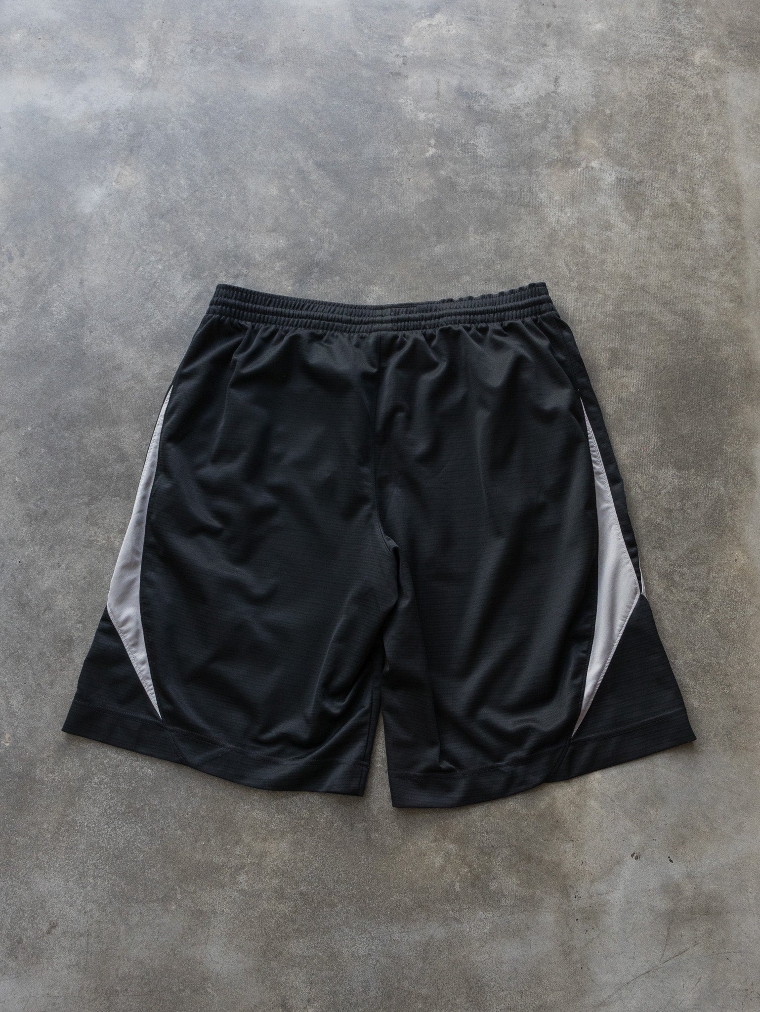 Vintage Black Nike Basketball Shorts (XL)