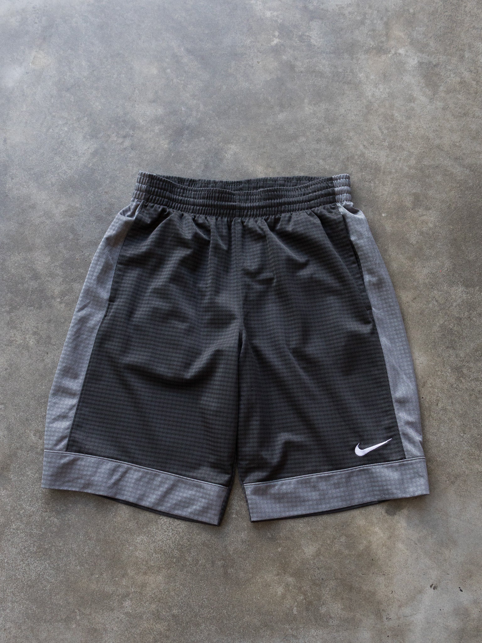 Vintage Grey Nike Basketball Shorts (S)