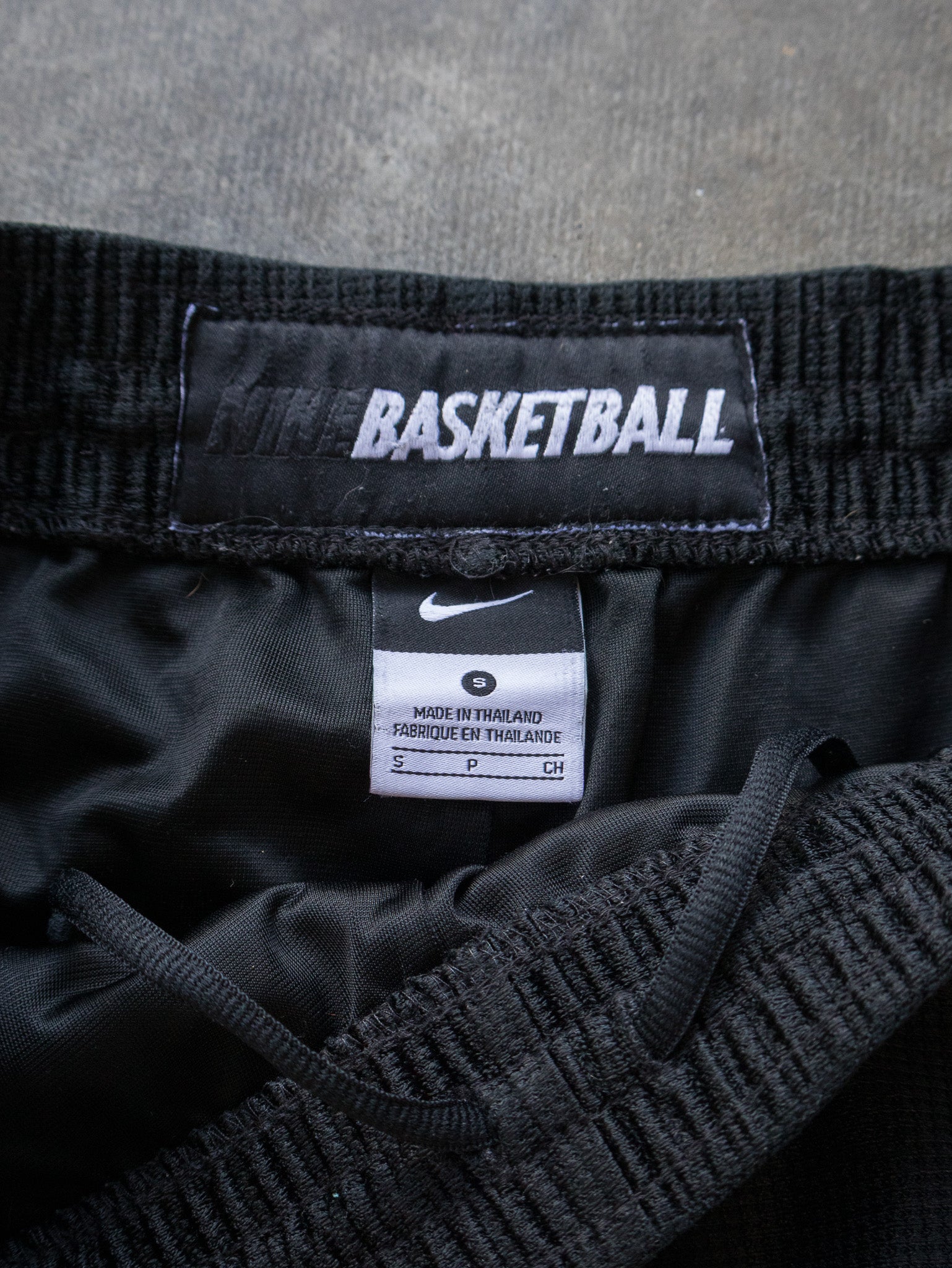 Vintage Black & Red Nike Basketball Shorts (S)